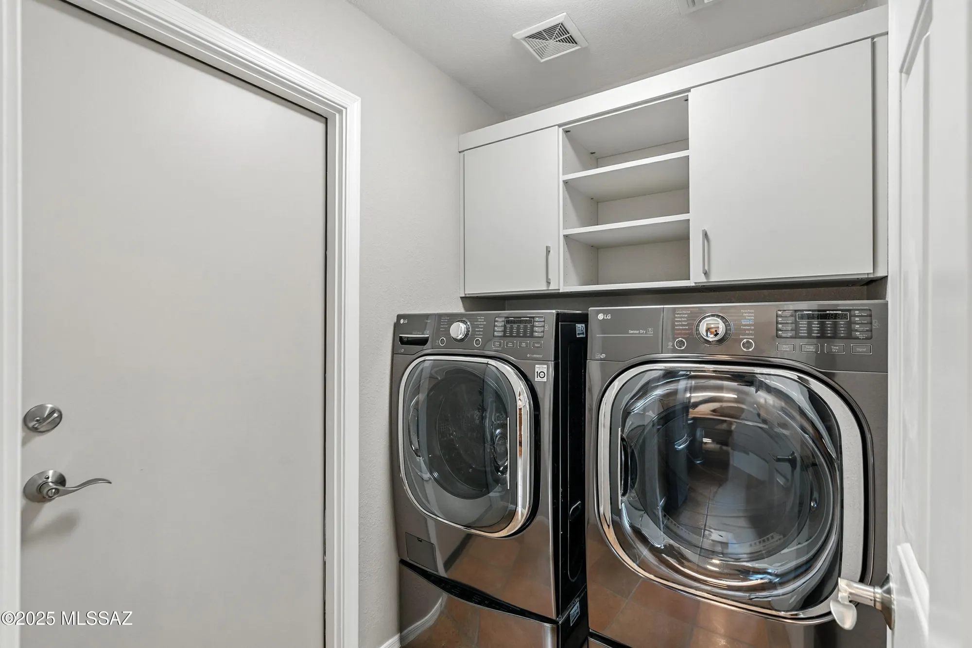 Property Slideshow image 37 of 50 | 1892 e cliff swallow trl, Green Valley, AZ, 85614