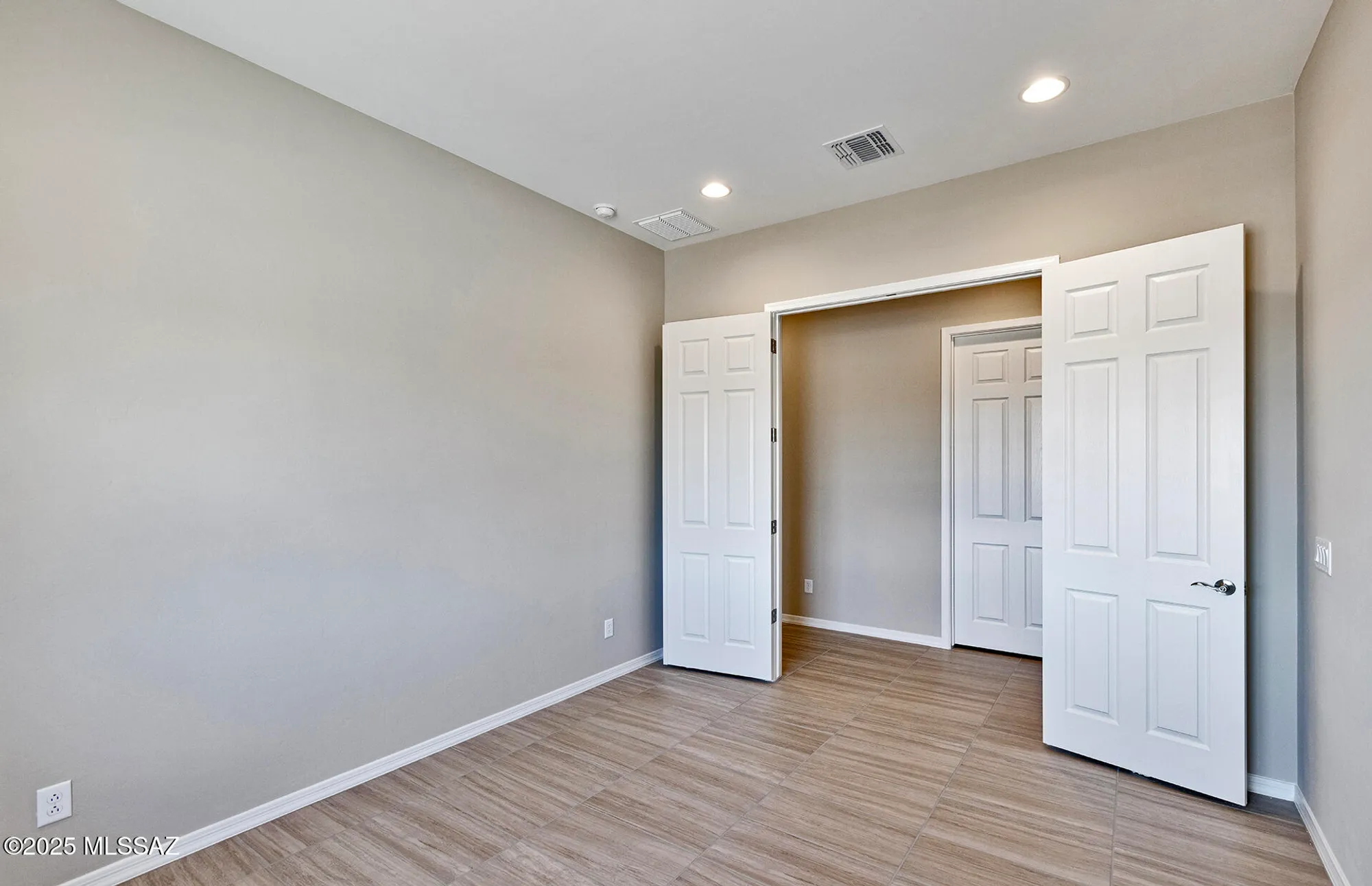 Property Slideshow image 4 of 23 | 13559 e red juniper way, Tucson, AZ, 85747