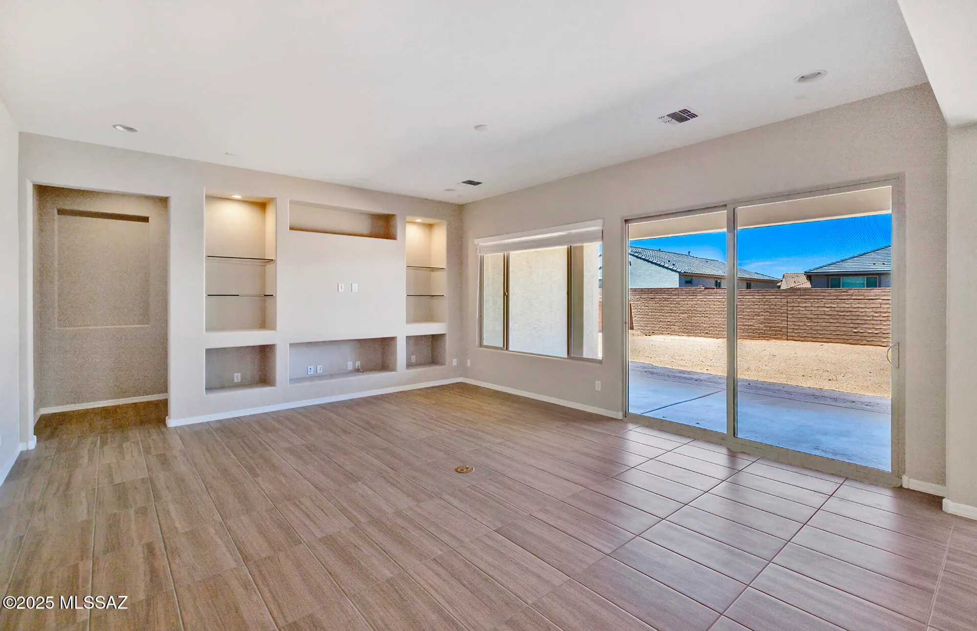 Property Slideshow image 10 of 23 | 13559 e red juniper way, Tucson, AZ, 85747