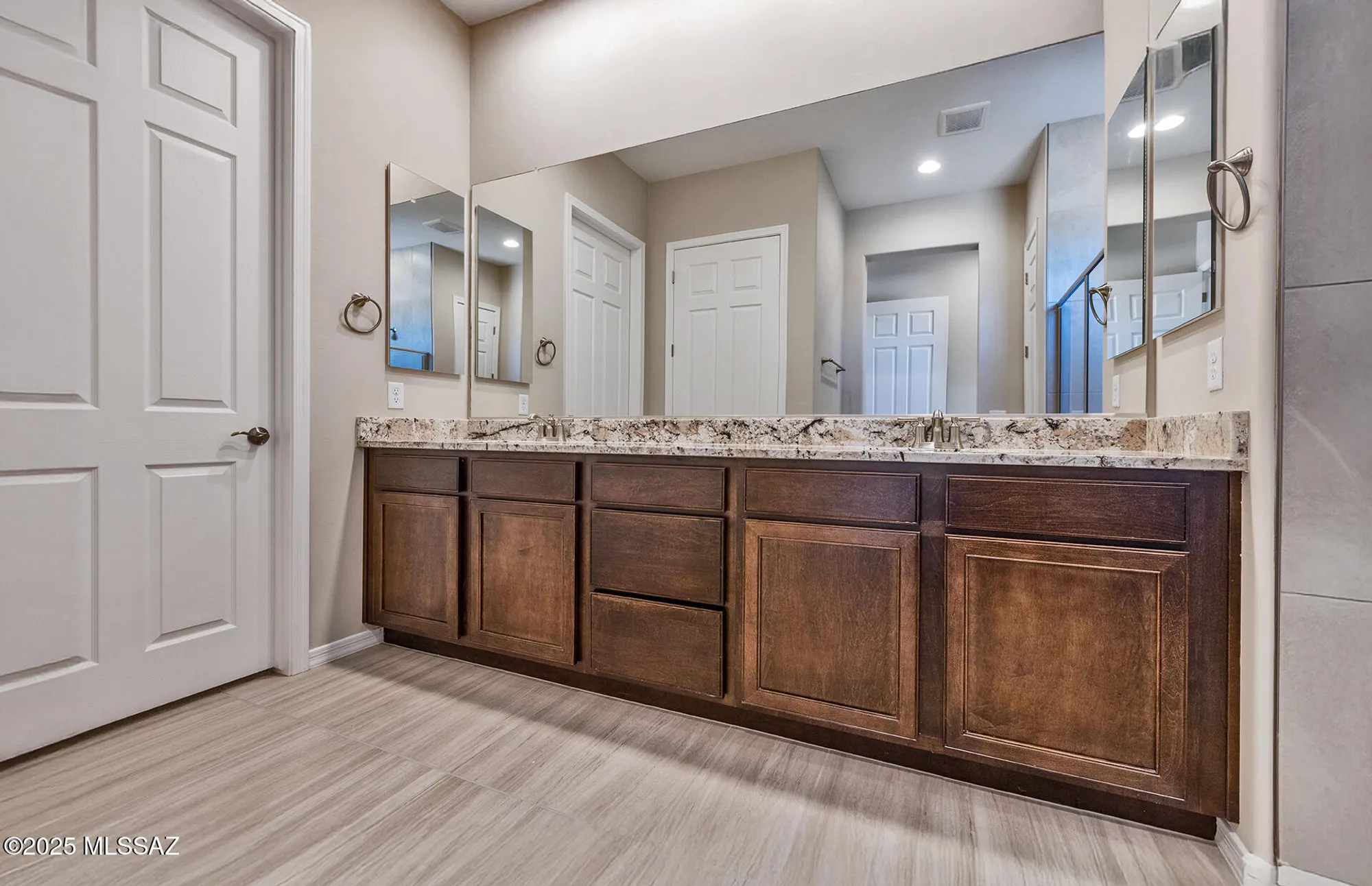 Property Slideshow image 16 of 23 | 13559 e red juniper way, Tucson, AZ, 85747