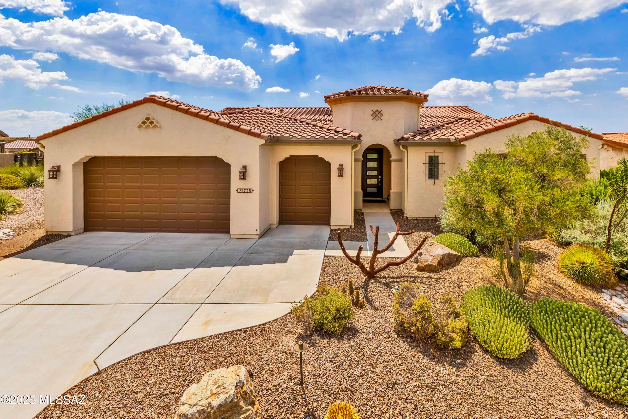Property Slideshow image 1 of 50 | 31728 s summerwind dr, Oracle, AZ, 85623