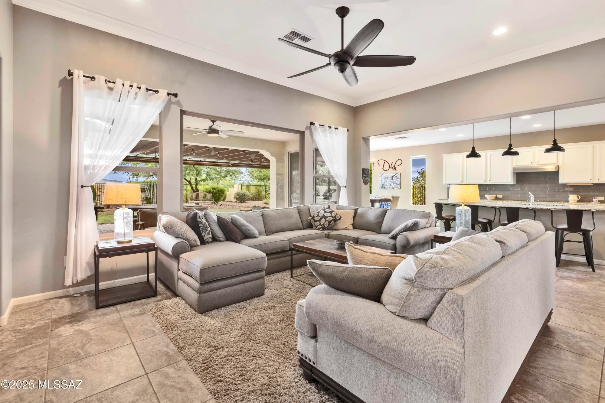 Property Slideshow image 13 of 50 | 31728 s summerwind dr, Oracle, AZ, 85623