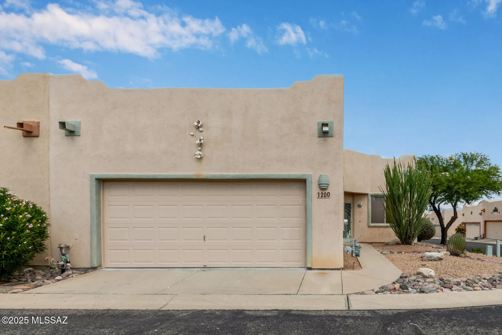Property Slideshow image 1 of 31 | 1200 n chilson ct, Green Valley, AZ, 85614