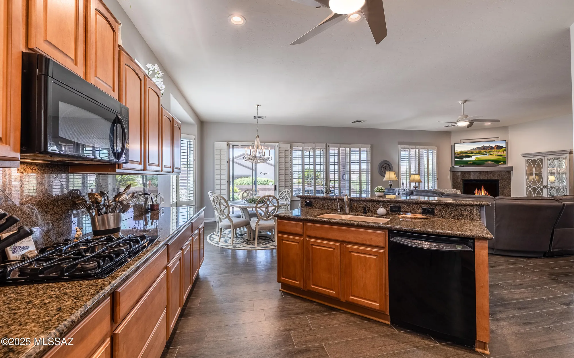 Property Slideshow image 16 of 48 | 5371 w leatherflower ln, Marana, AZ, 85658