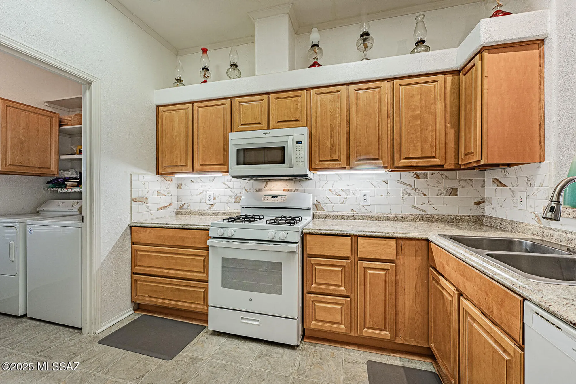 Property Slideshow image 17 of 41 | 542 w riverdale ct, Green Valley, AZ, 85614
