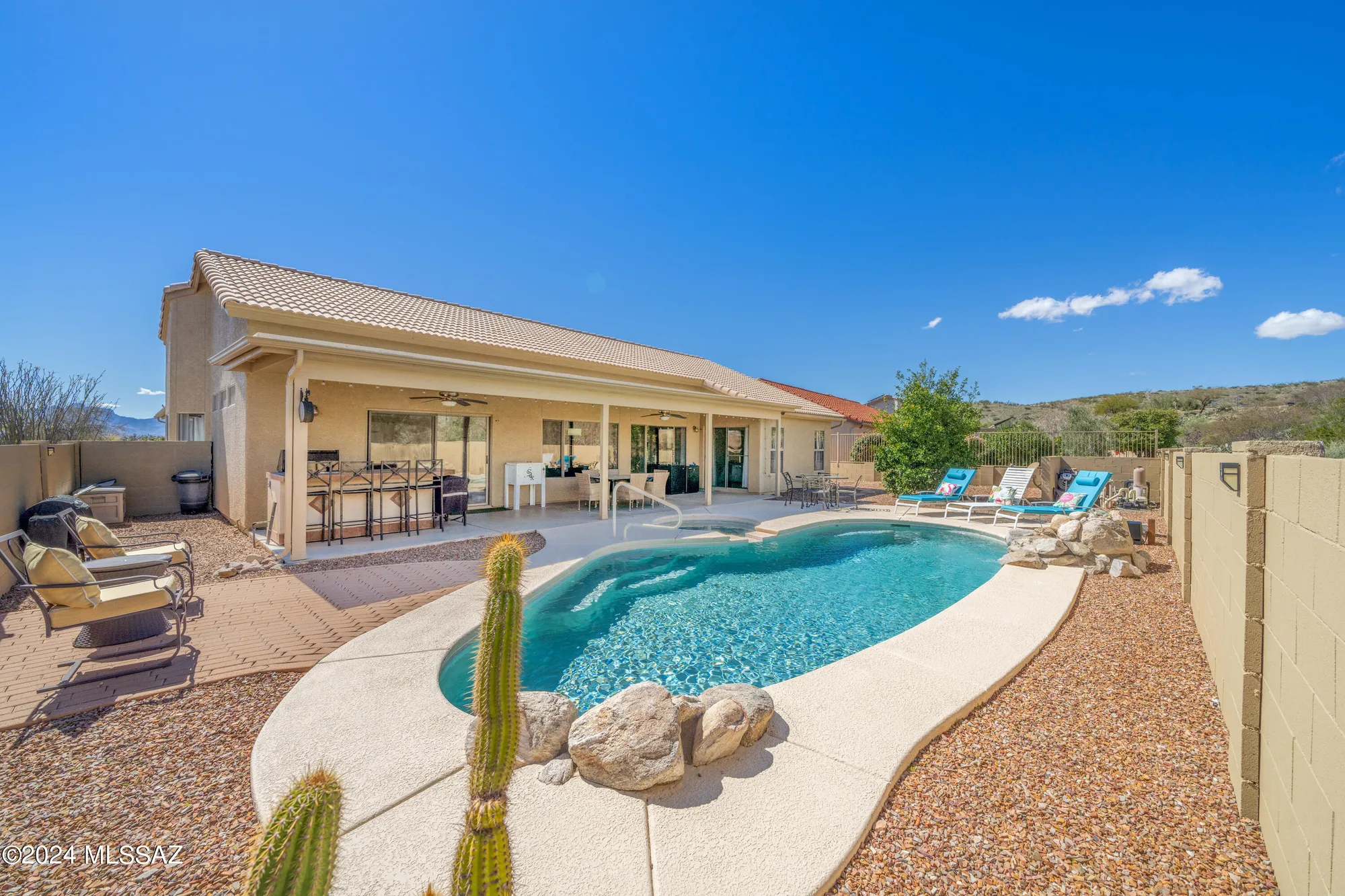 Property Slideshow image 31 of 35 | 37616 s skyline dr, Tucson, AZ, 85739