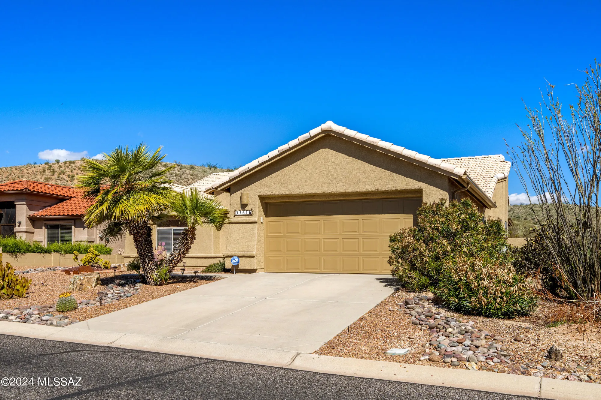 Property Slideshow image 35 of 35 | 37616 s skyline dr, Tucson, AZ, 85739