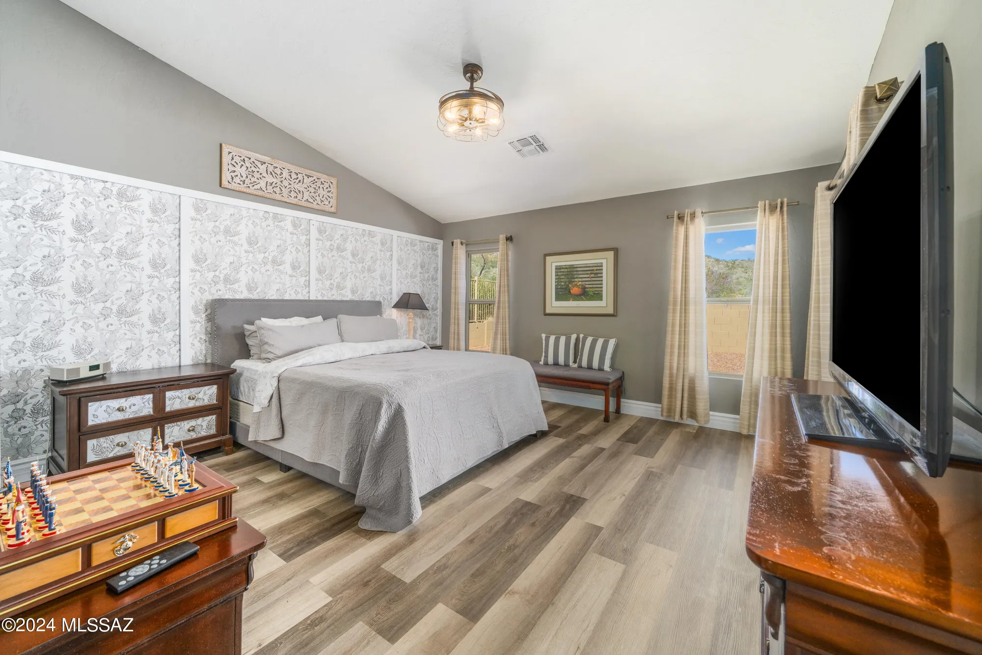 Property Slideshow image 18 of 35 | 37616 s skyline dr, Tucson, AZ, 85739