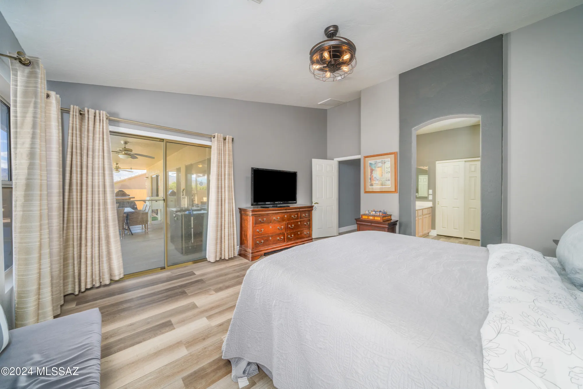 Property Slideshow image 19 of 35 | 37616 s skyline dr, Tucson, AZ, 85739