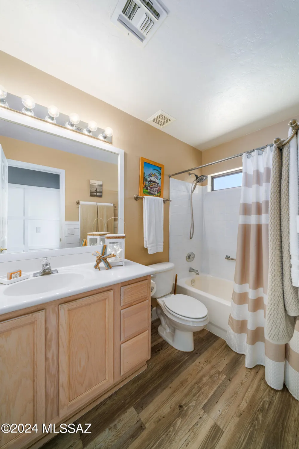 Property Slideshow image 26 of 35 | 37616 s skyline dr, Tucson, AZ, 85739