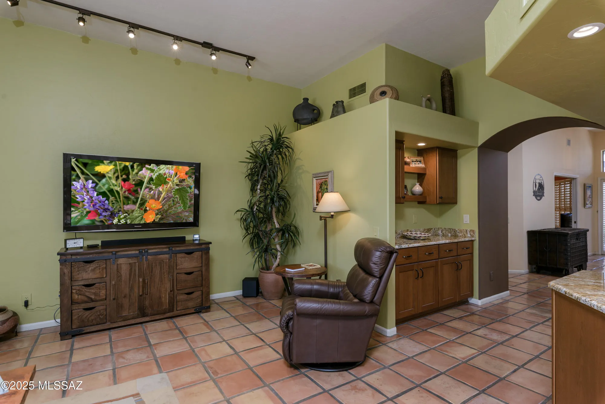 Property Slideshow image 16 of 41 | 65185 e canyon dr, Tucson, AZ, 85739