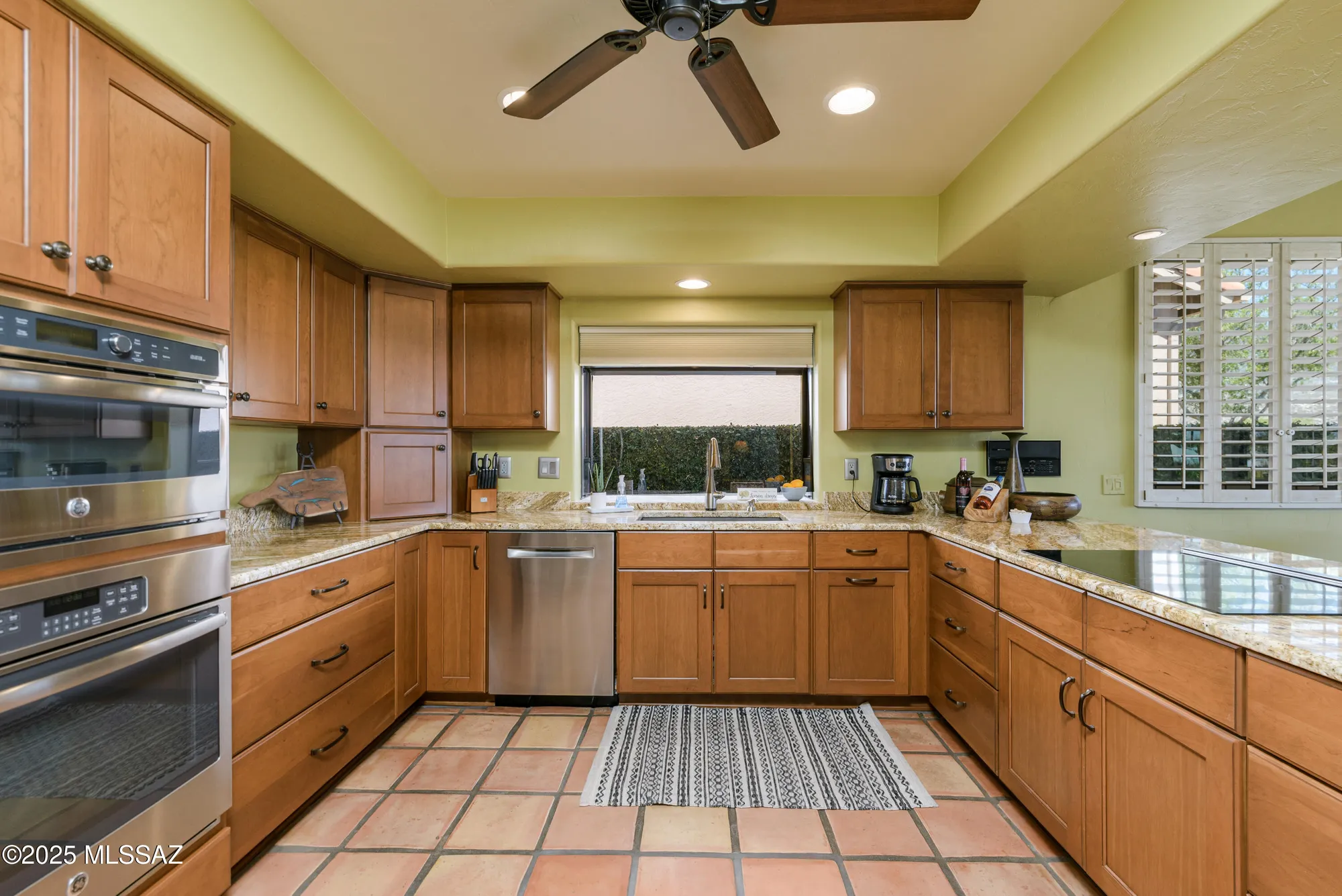 Property Slideshow image 11 of 41 | 65185 e canyon dr, Tucson, AZ, 85739