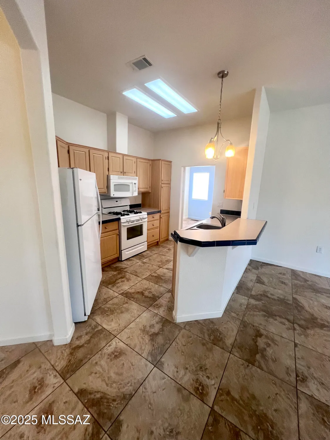 Property Slideshow image 7 of 44 | 1254 w calle de sotelo, Sahuarita, AZ, 85629