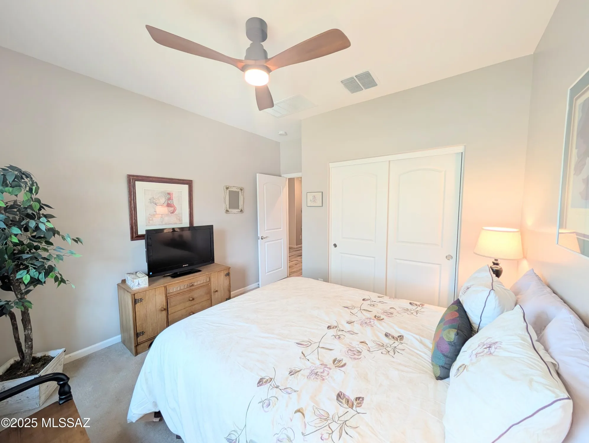 Property Slideshow image 10 of 33 | 1477 e basalt dr, Green Valley, AZ, 85614