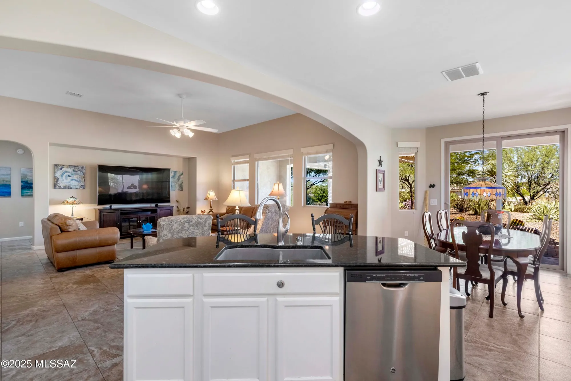 Property Slideshow image 17 of 50 | 60998 e angora pl, Oracle, AZ, 85623