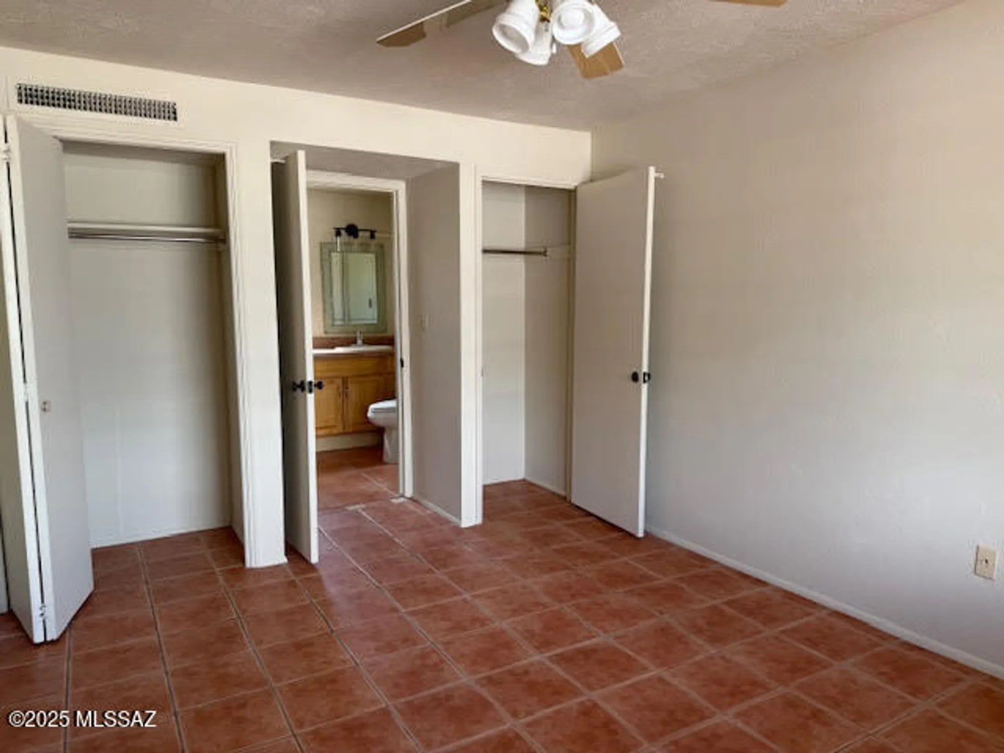 Property Slideshow image 5 of 7 | 174 s paseo quinta c, Green Valley, AZ, 85614