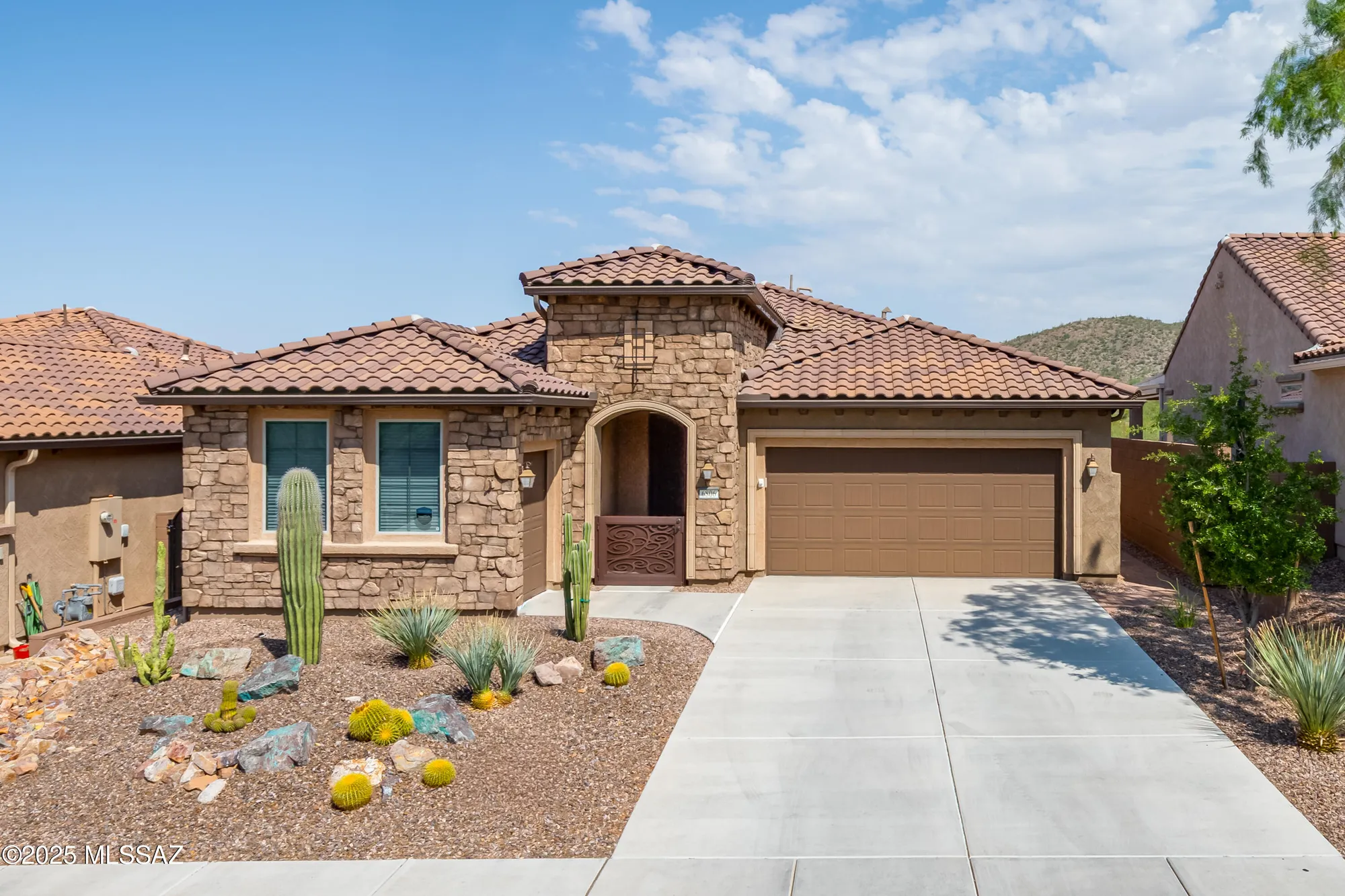 Property Slideshow image 1 of 40 | 6806 w cliff spring trl, Marana, AZ, 85658