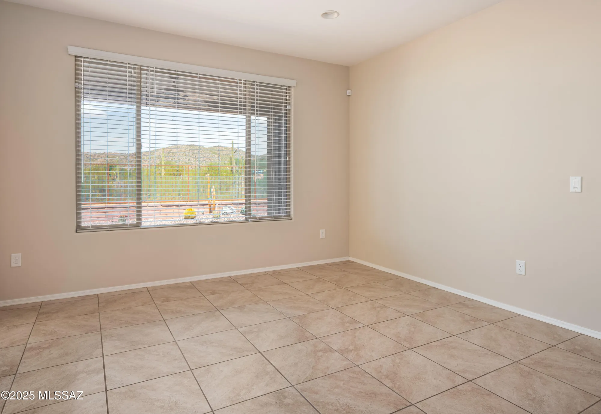 Property Slideshow image 11 of 40 | 6806 w cliff spring trl, Marana, AZ, 85658