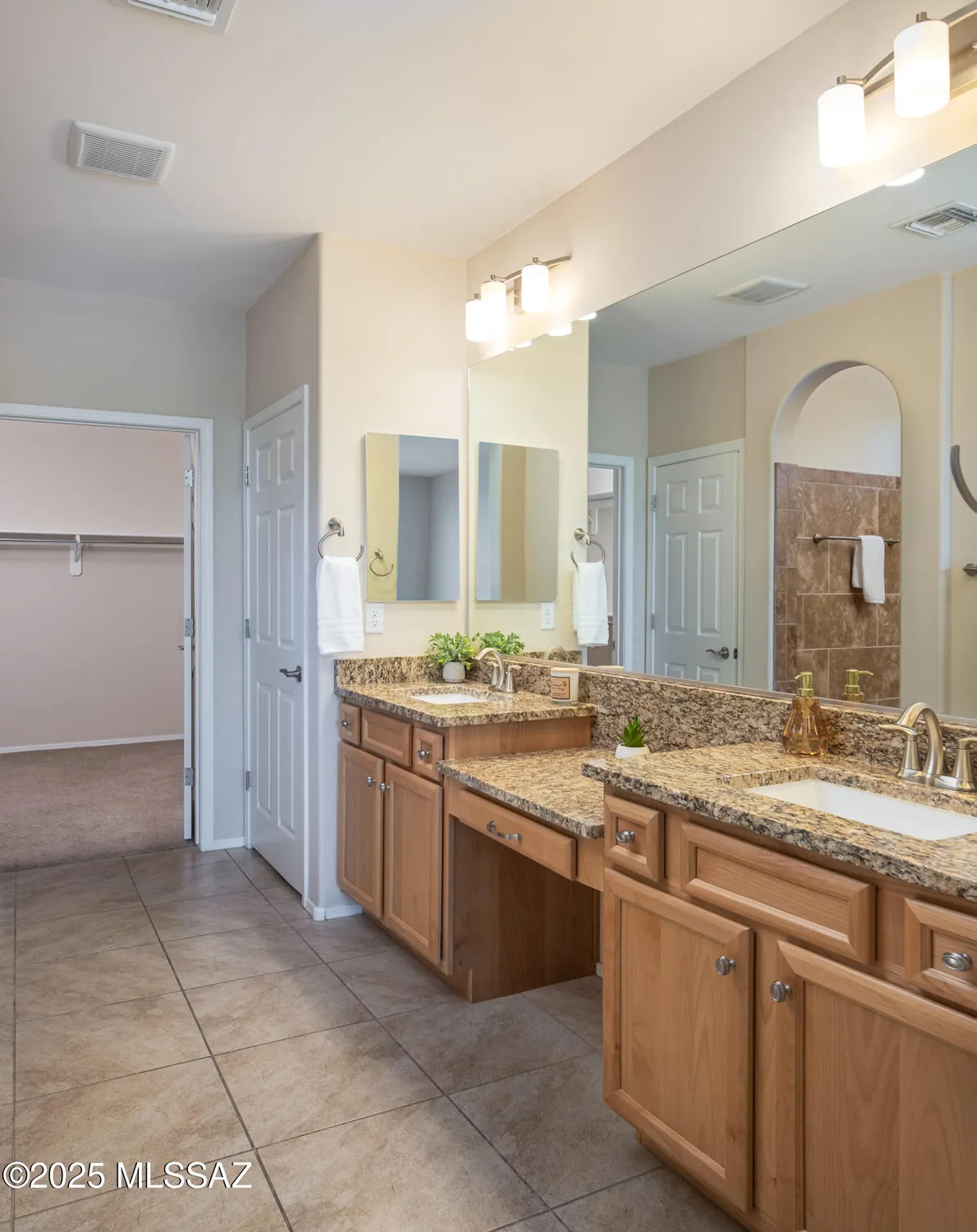 Property Slideshow image 16 of 40 | 6806 w cliff spring trl, Marana, AZ, 85658