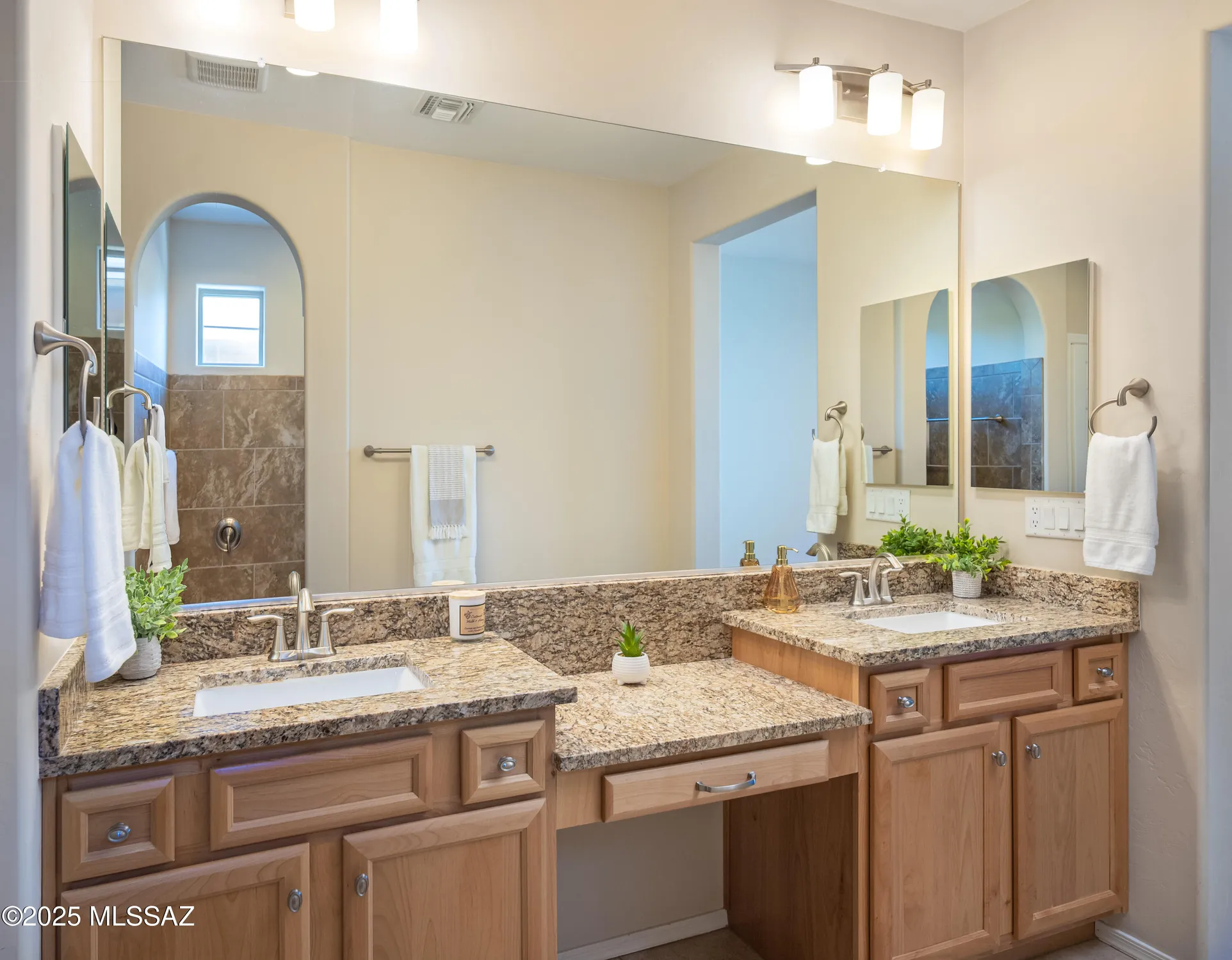 Property Slideshow image 17 of 40 | 6806 w cliff spring trl, Marana, AZ, 85658
