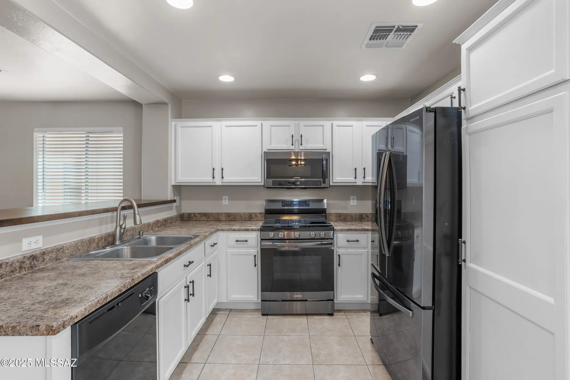 Property Slideshow image 7 of 31 | 14354 s camino vallado, Sahuarita, AZ, 85629