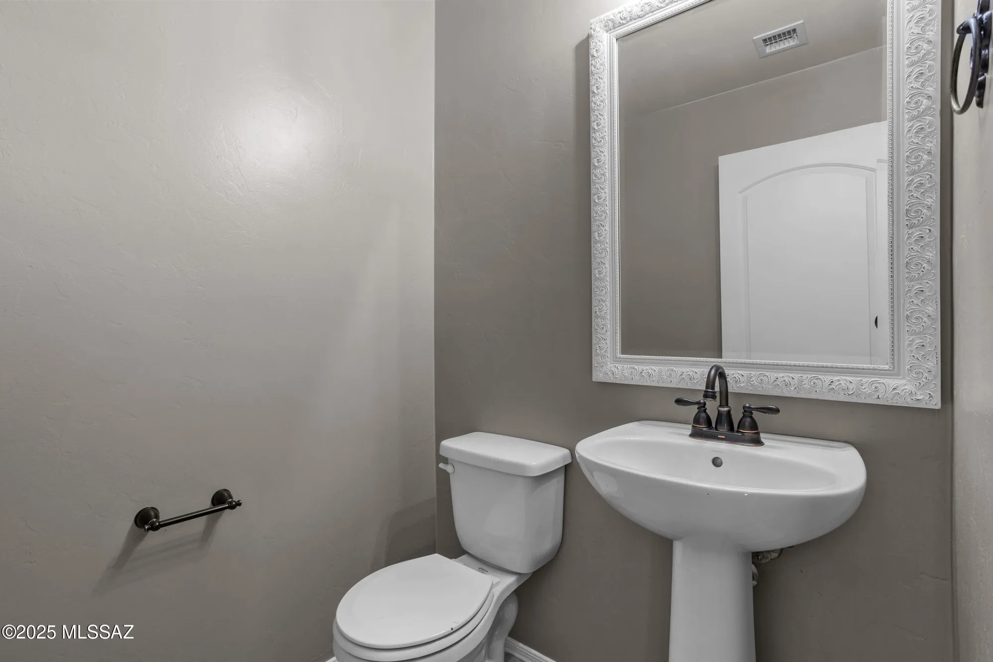 Property Slideshow image 14 of 31 | 14354 s camino vallado, Sahuarita, AZ, 85629