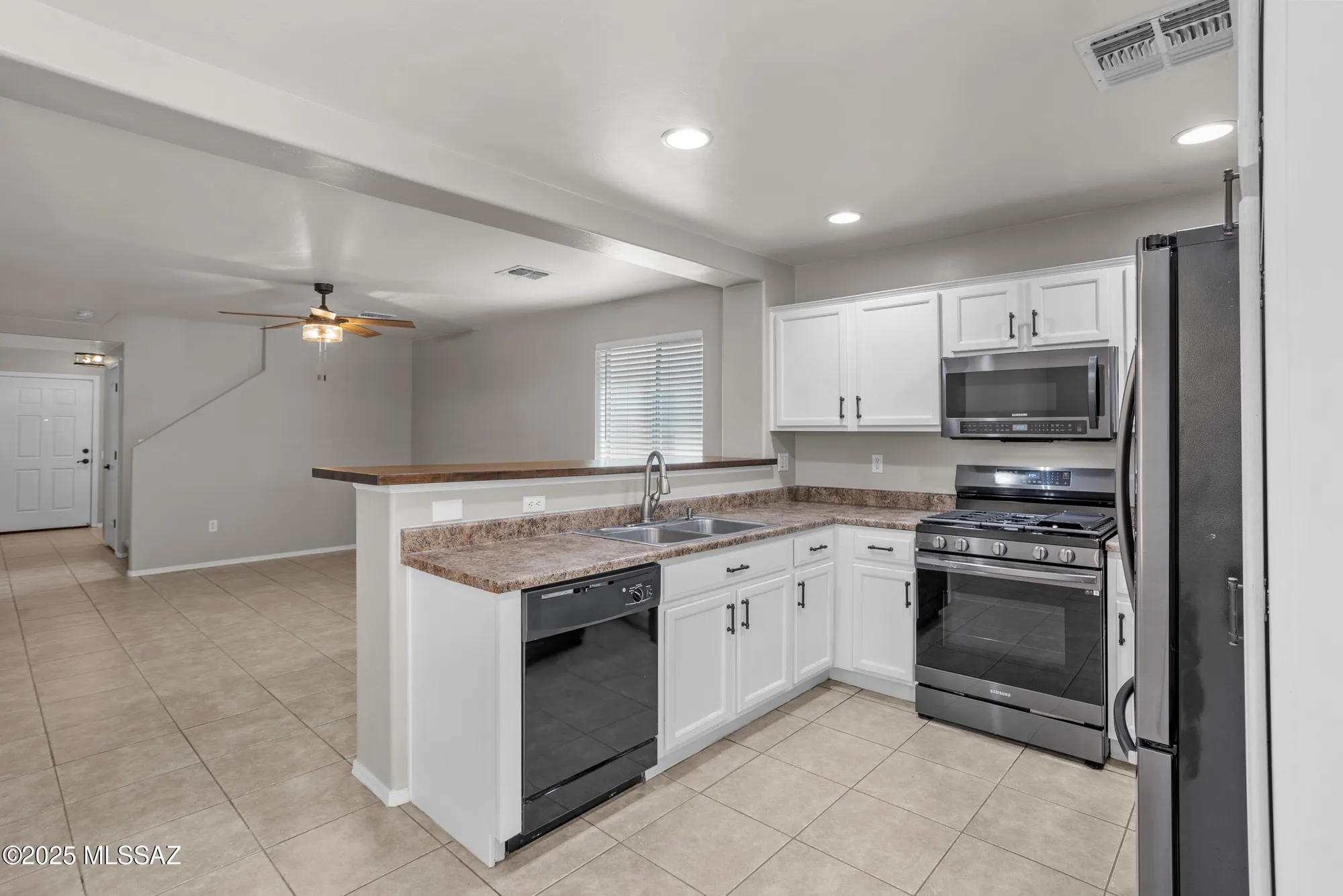 Property Slideshow image 9 of 31 | 14354 s camino vallado, Sahuarita, AZ, 85629