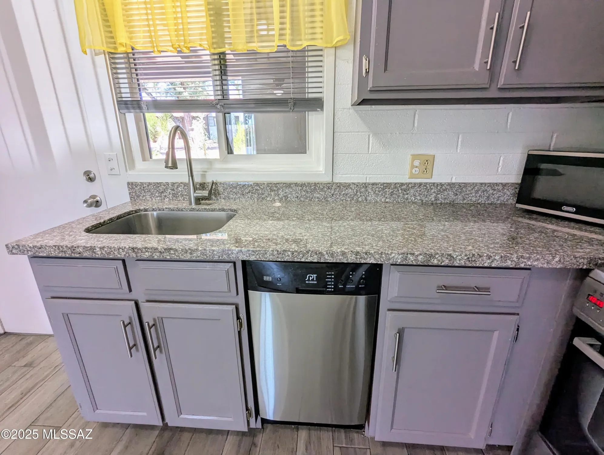 Property Slideshow image 7 of 35 | 302 s paseo lobo c, Green Valley, AZ, 85614