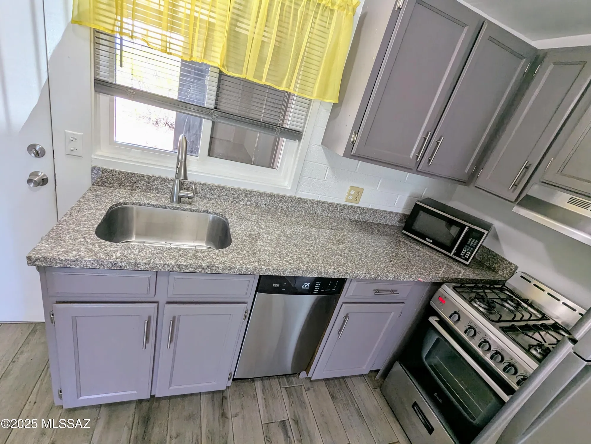 Property Slideshow image 9 of 35 | 302 s paseo lobo c, Green Valley, AZ, 85614