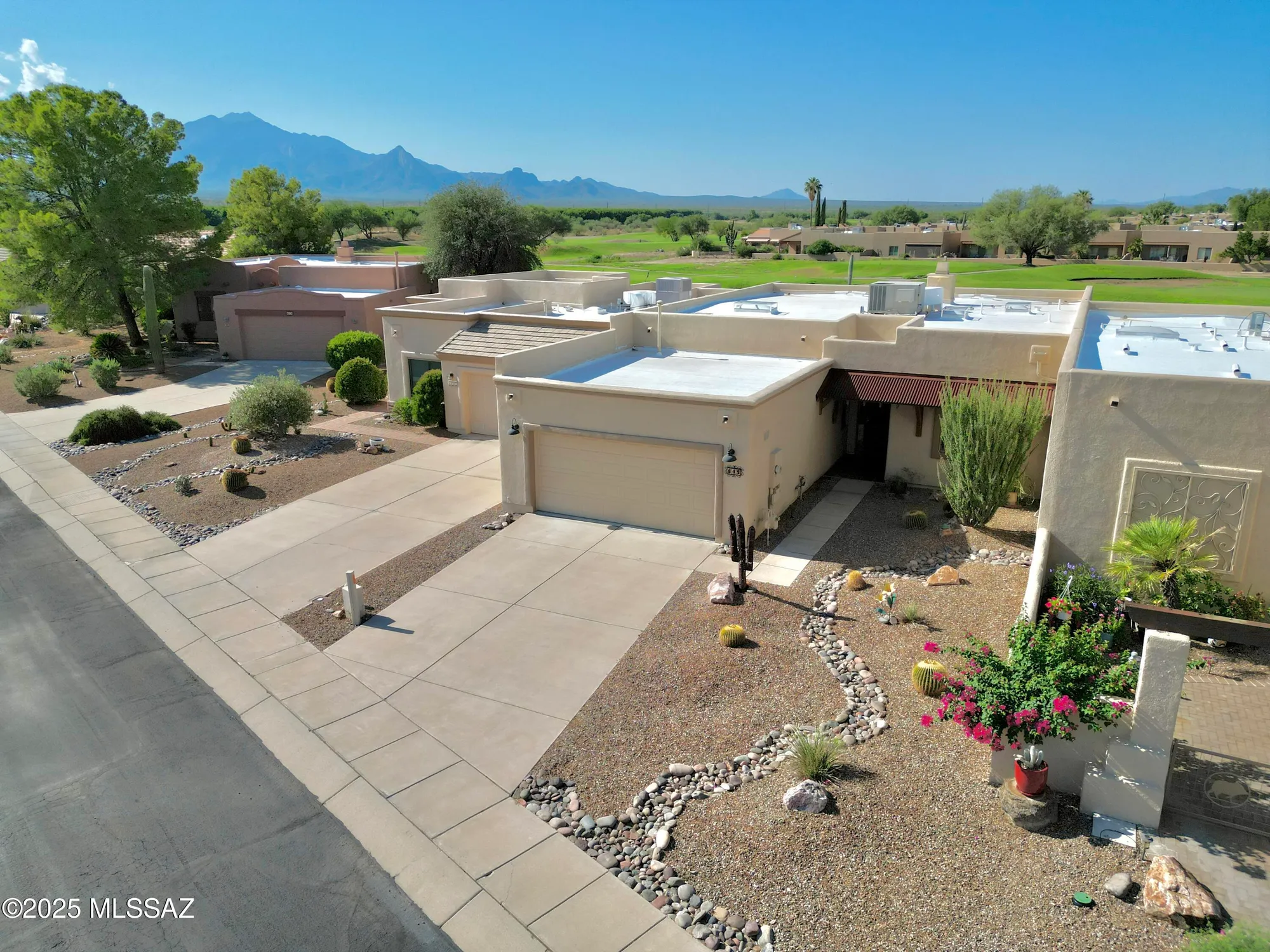 Property Slideshow image 1 of 31 | 645 w waterview dr, Green Valley, AZ, 85614
