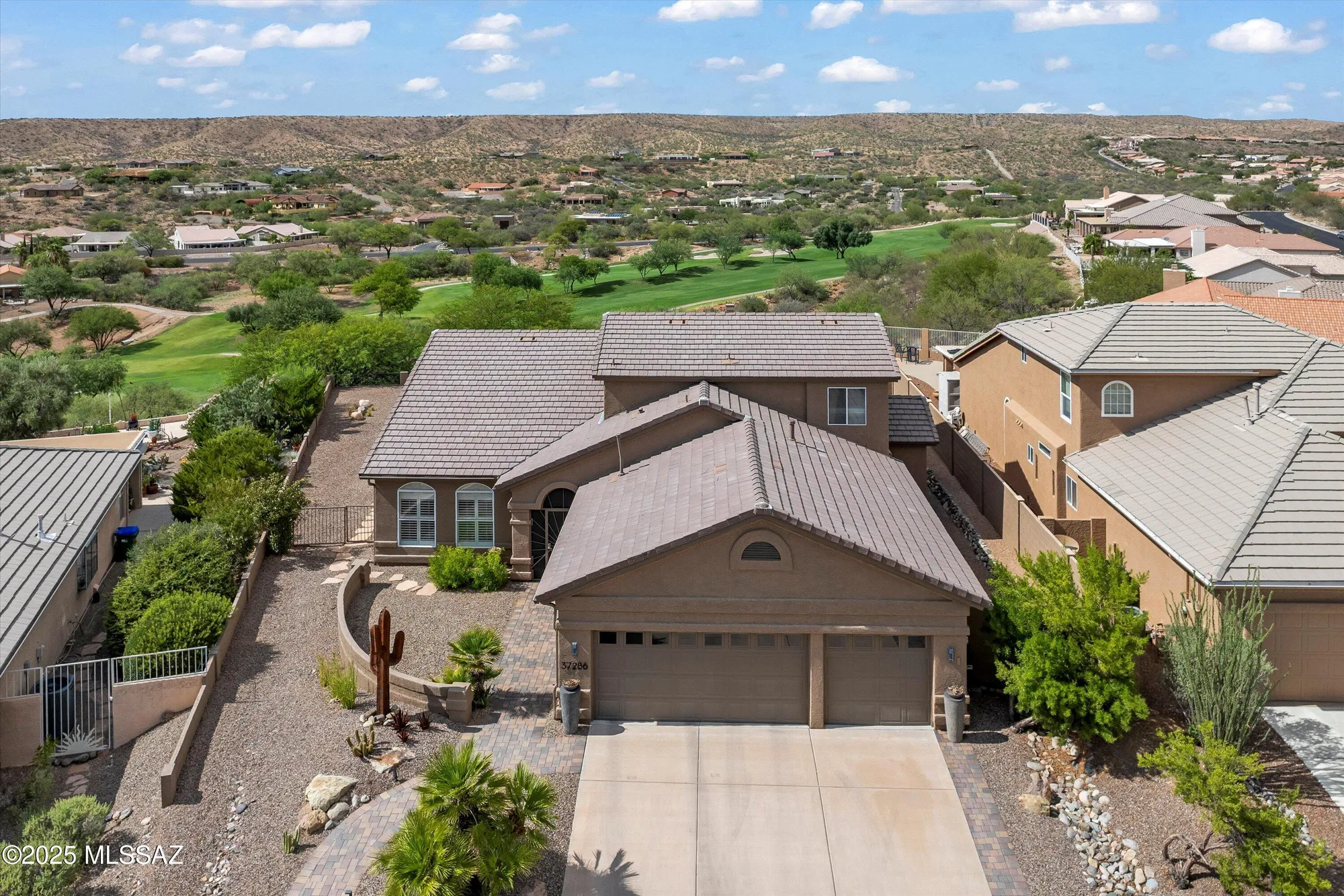 Property Slideshow image 10 of 49 | 37286 s copper ridge ct, Tucson, AZ, 85739