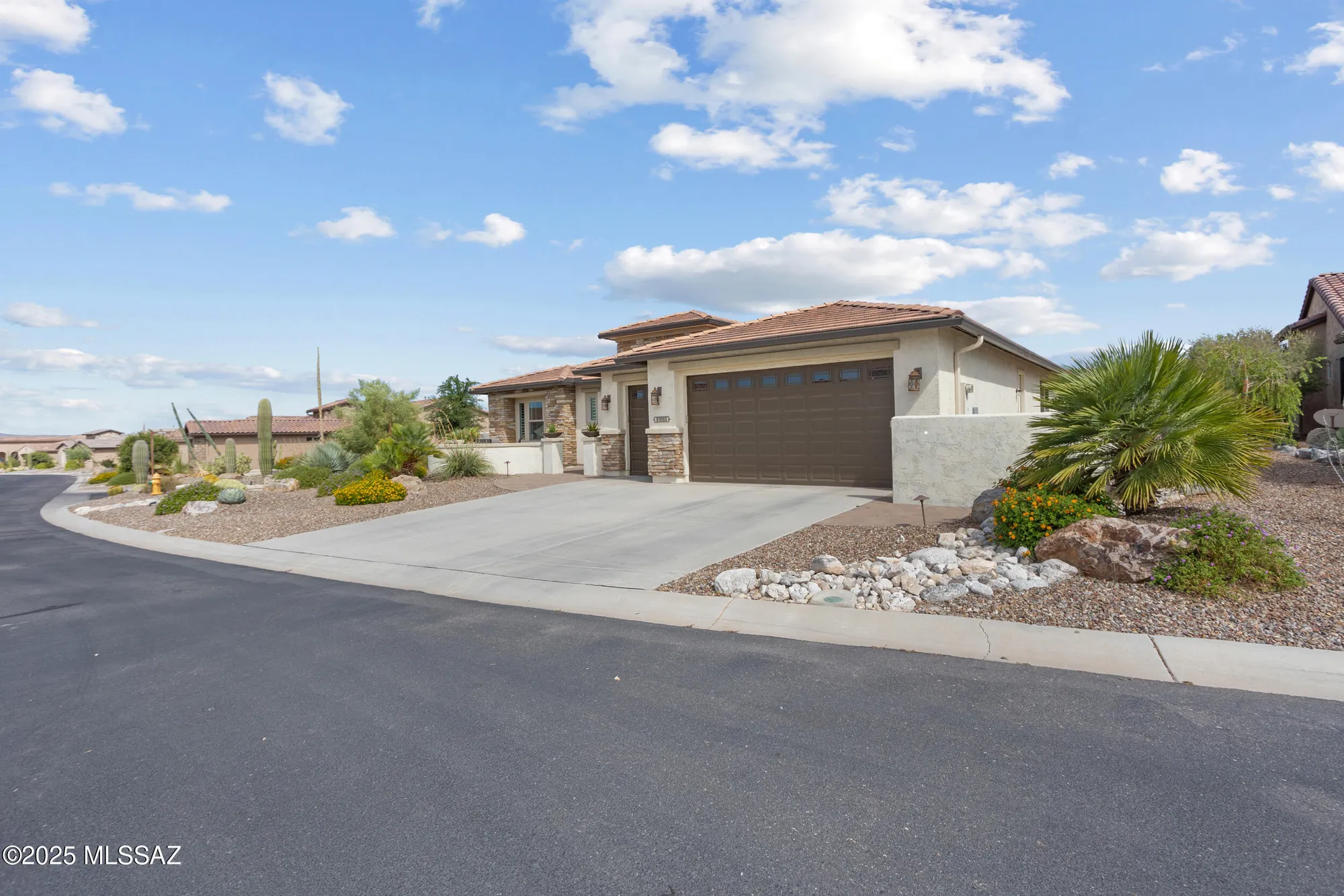 Property Slideshow image 8 of 50 | 61060 e arroyo grande dr, Oracle, AZ, 85623