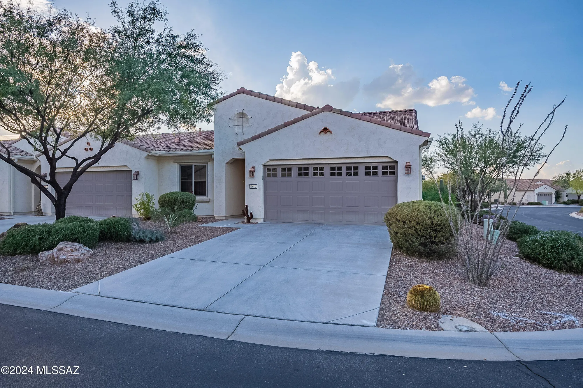 Property Slideshow image 6 of 50 | 1819 e barn swallow ln, Green Valley, AZ, 85614