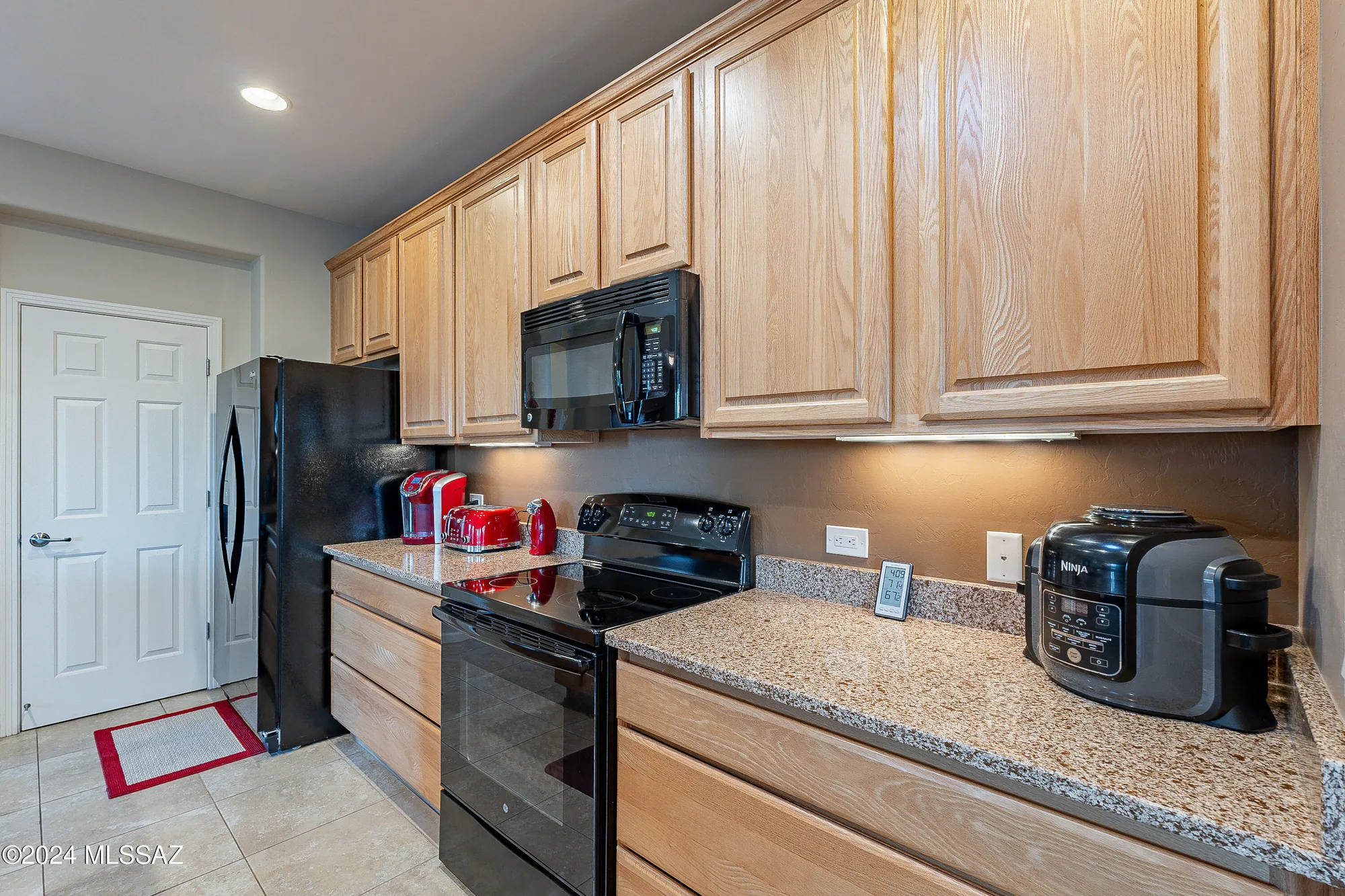 Property Slideshow image 10 of 50 | 1819 e barn swallow ln, Green Valley, AZ, 85614