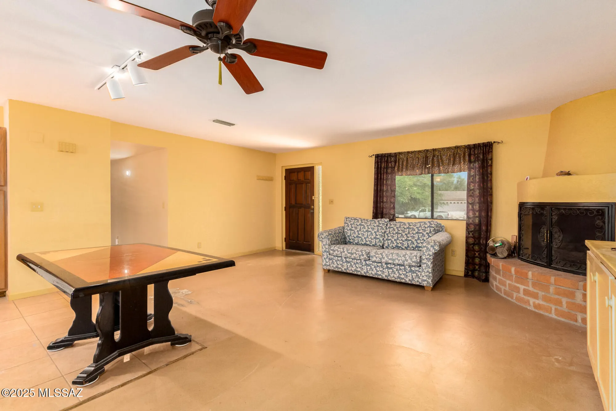 Property Slideshow image 9 of 32 | 210 e placita pera, Green Valley, AZ, 85614