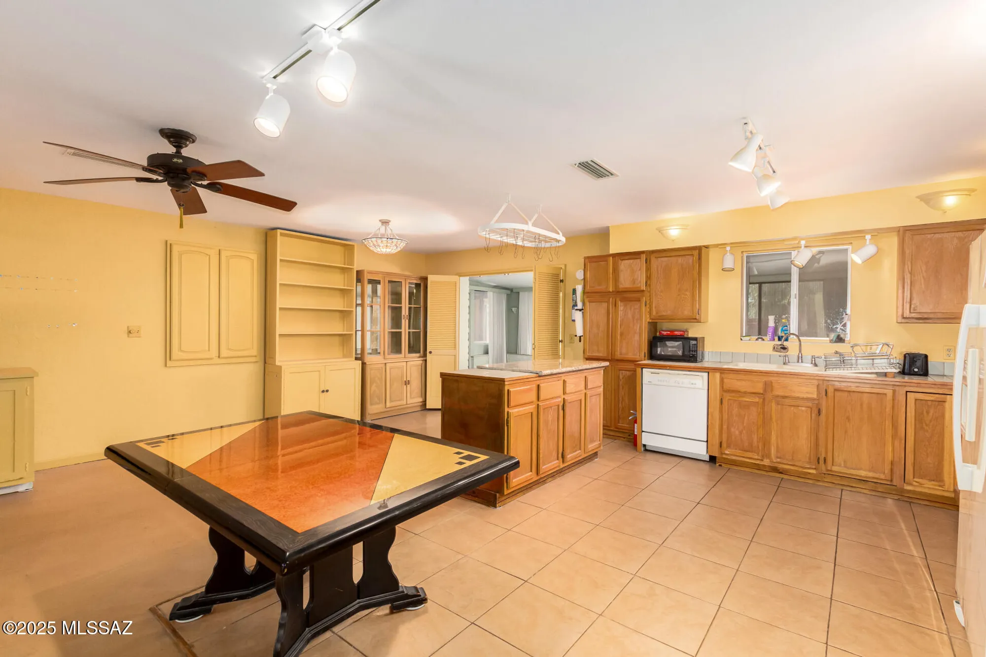 Property Slideshow image 12 of 32 | 210 e placita pera, Green Valley, AZ, 85614