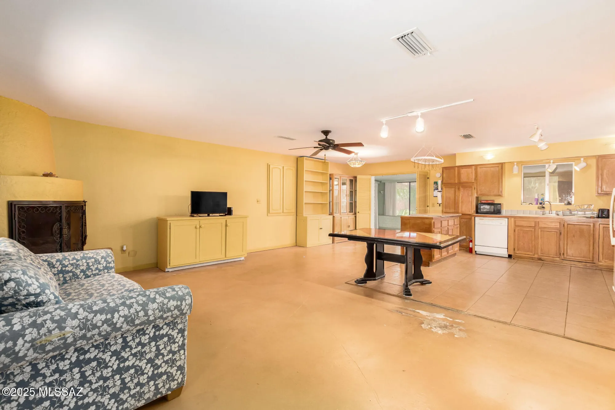 Property Slideshow image 7 of 32 | 210 e placita pera, Green Valley, AZ, 85614