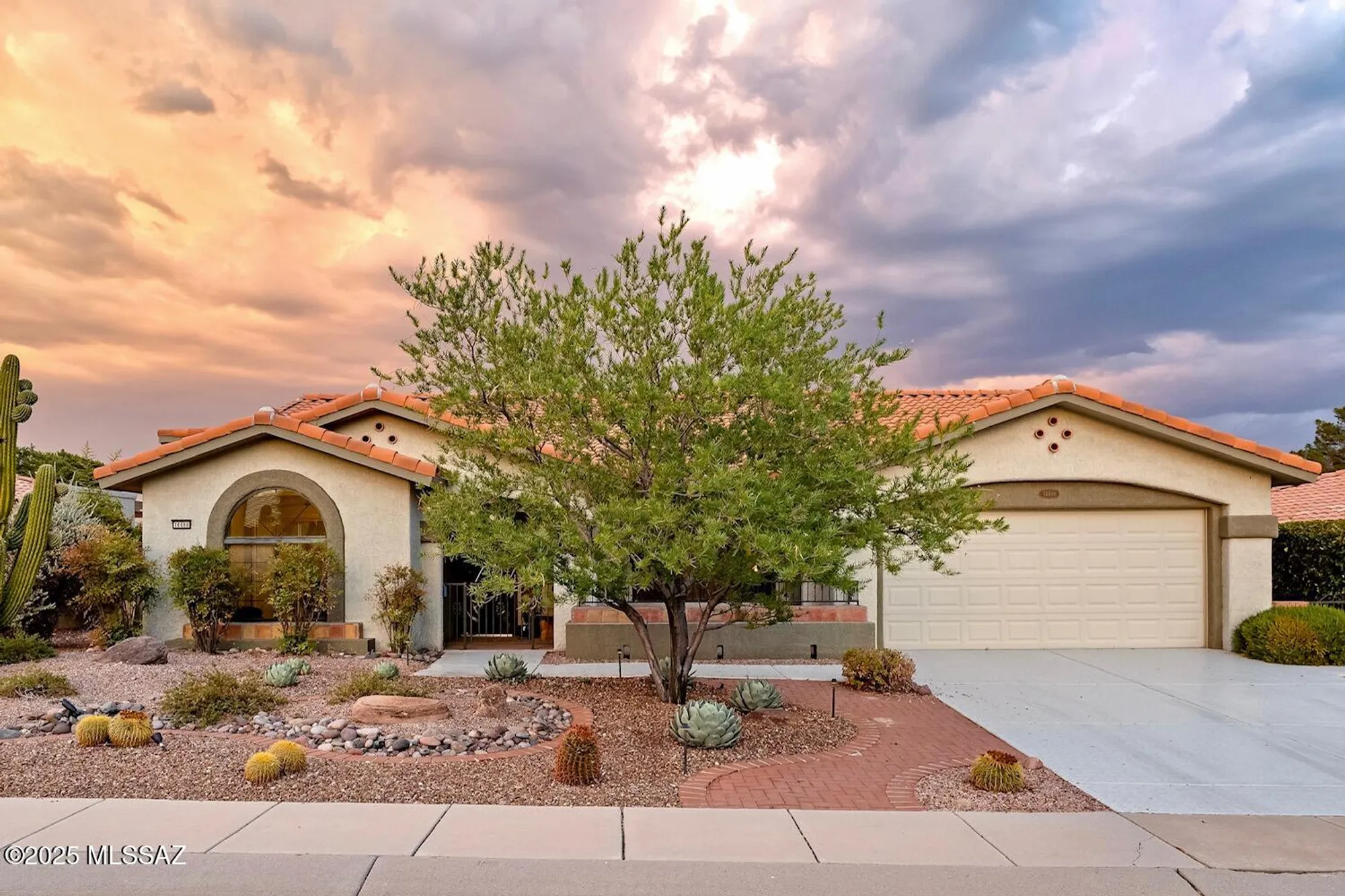 Property Slideshow image 4 of 32 | 14488 n rock springs ln, Oro Valley, AZ, 85755