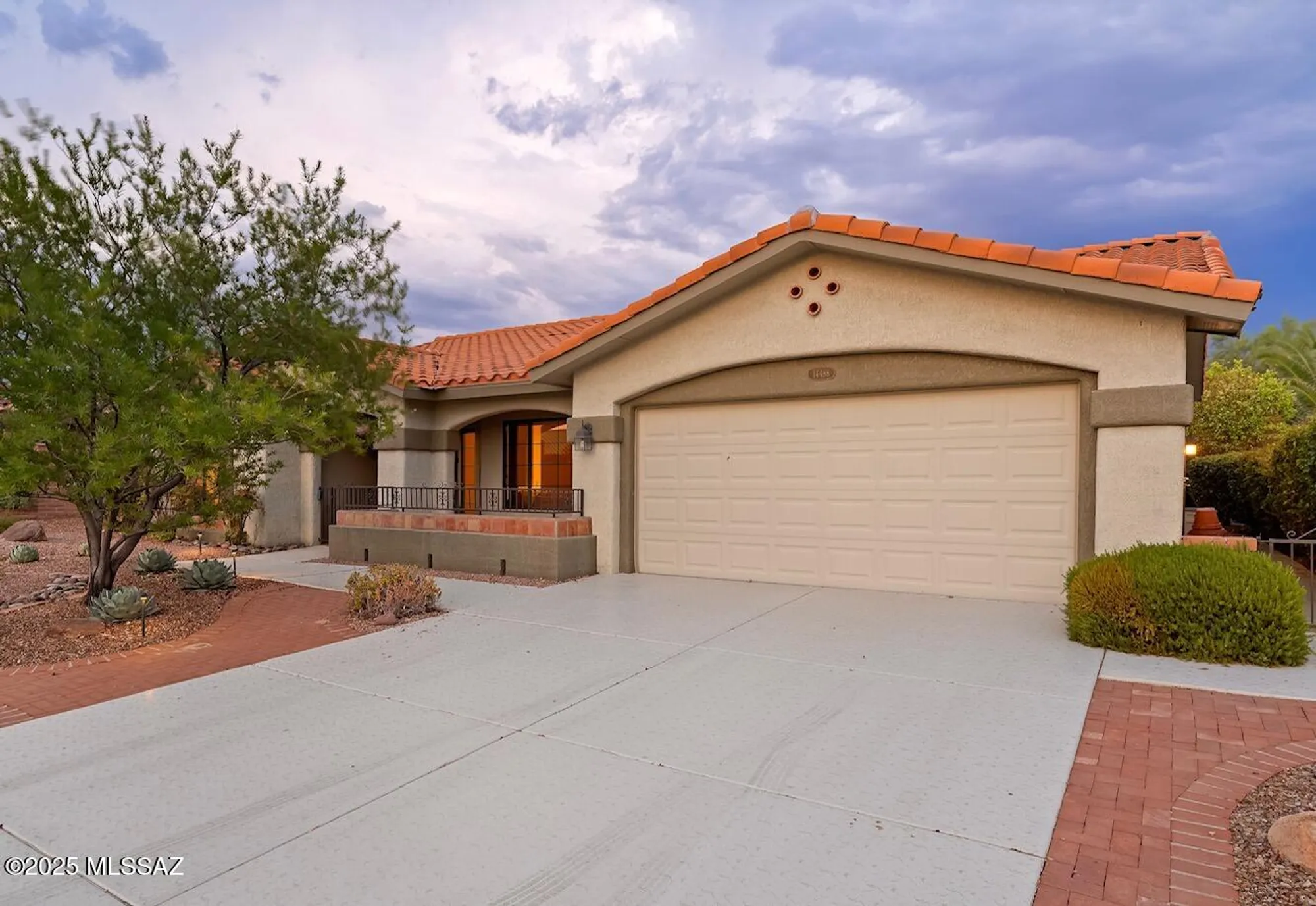 Property Slideshow image 5 of 32 | 14488 n rock springs ln, Oro Valley, AZ, 85755