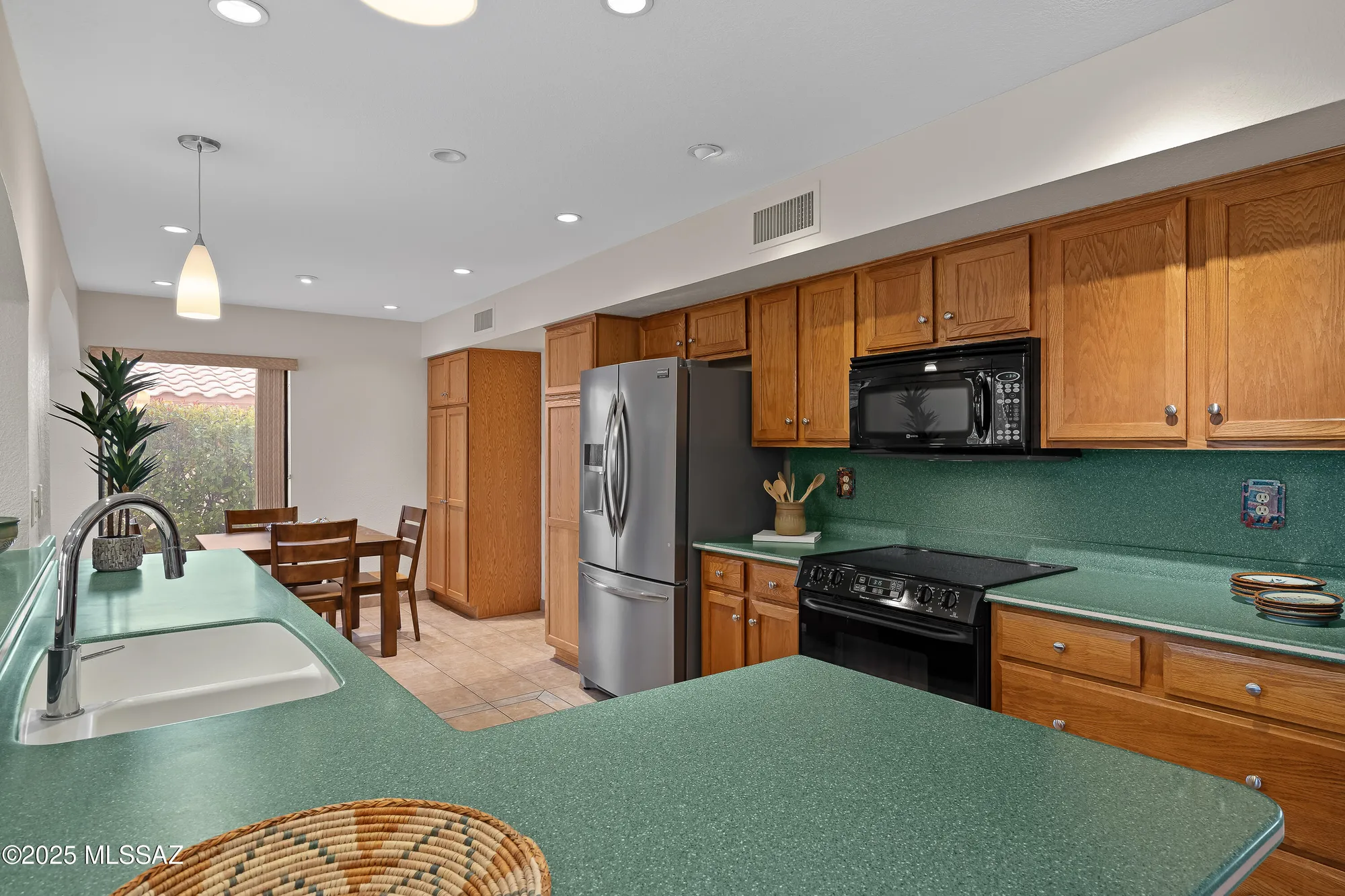 Property Slideshow image 15 of 32 | 14488 n rock springs ln, Oro Valley, AZ, 85755