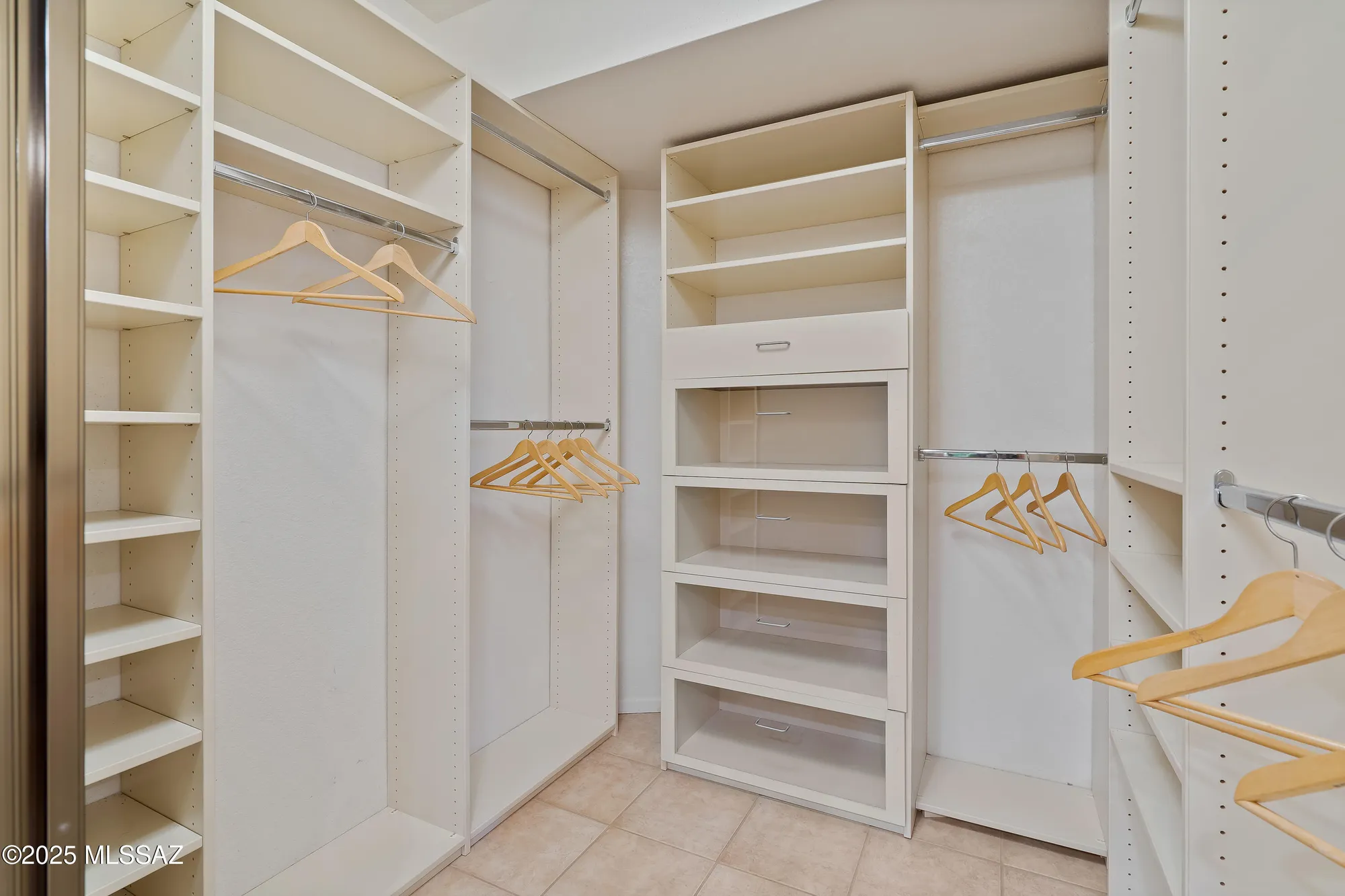 Property Slideshow image 23 of 32 | 14488 n rock springs ln, Oro Valley, AZ, 85755