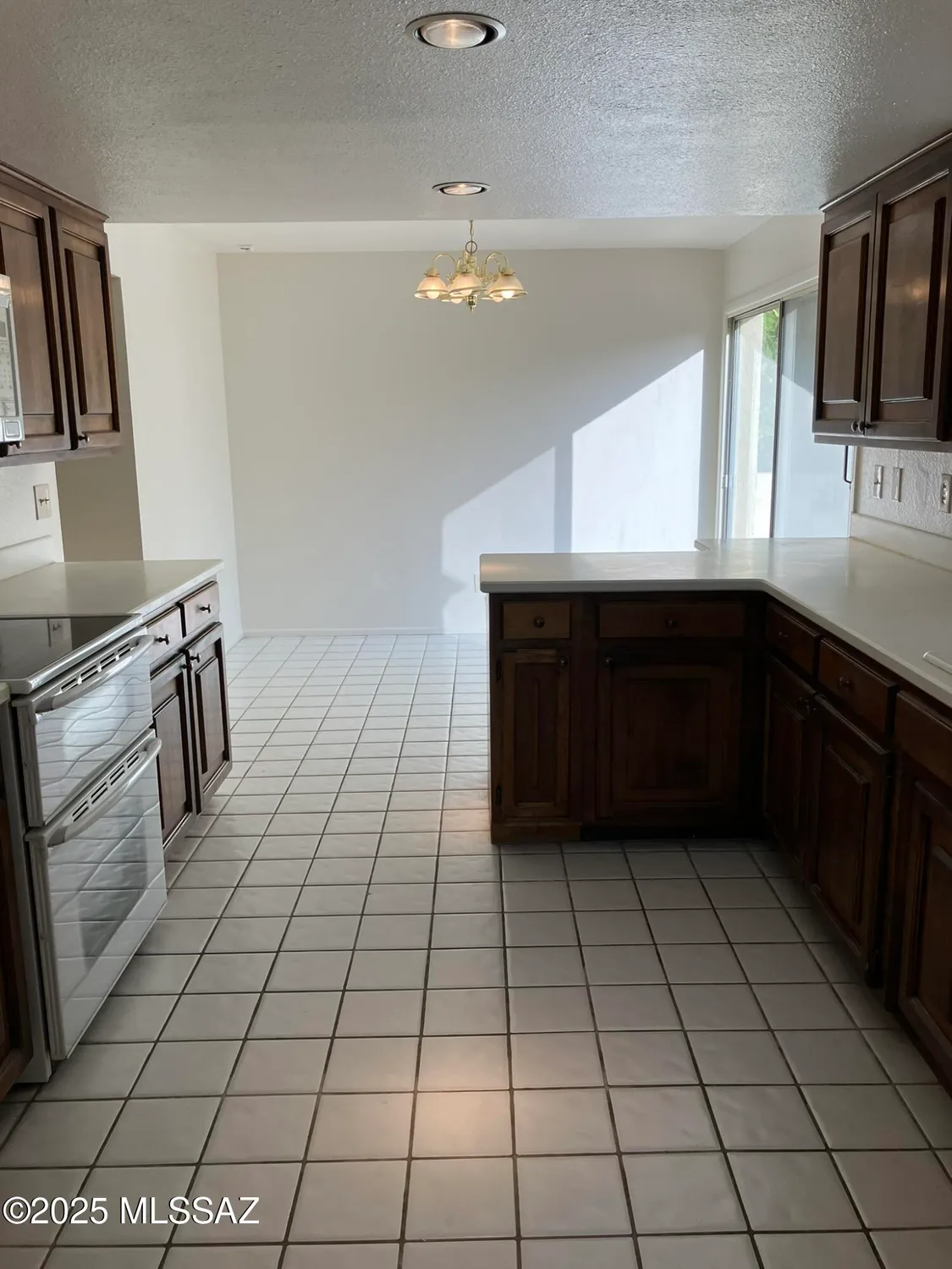 Property Slideshow image 14 of 52 | 7912 n casas cameo, Tucson, AZ, 85742