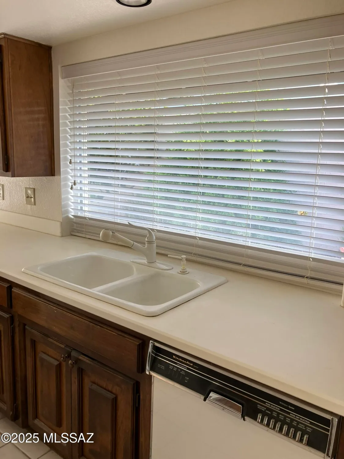 Property Slideshow image 12 of 52 | 7912 n casas cameo, Tucson, AZ, 85742