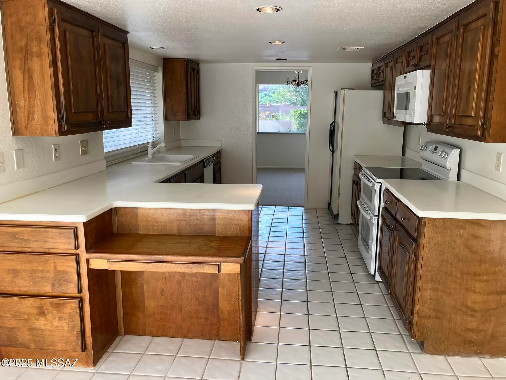 Property Slideshow image 11 of 52 | 7912 n casas cameo, Tucson, AZ, 85742