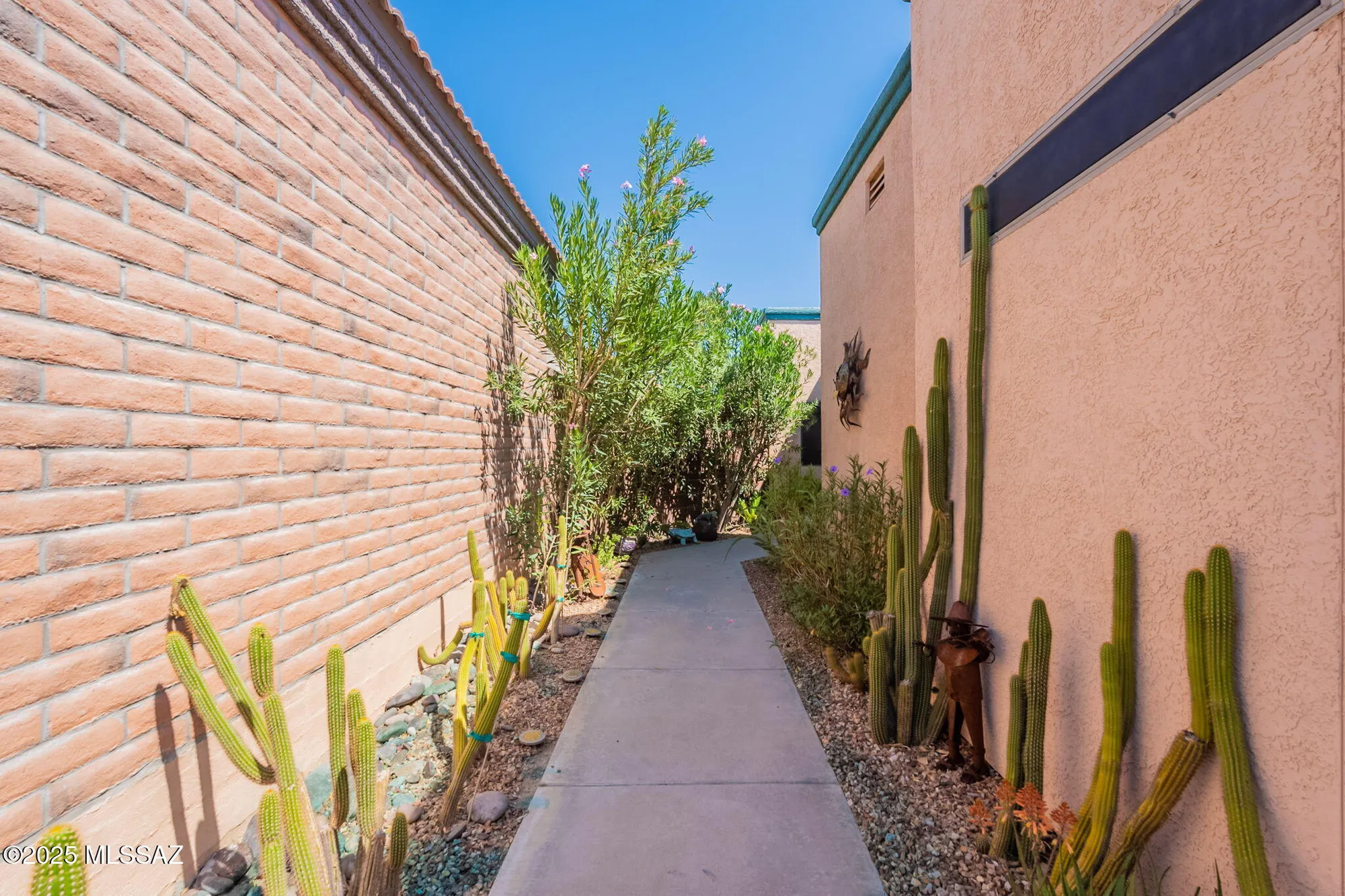 Property Slideshow image 5 of 51 | 570 w union bell dr, Green Valley, AZ, 85614