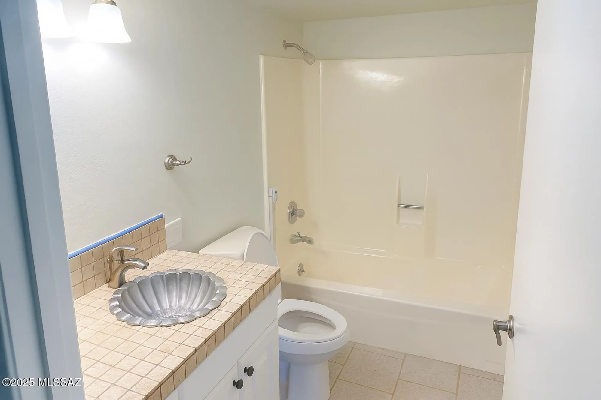 Property Slideshow image 16 of 25 | 143 e santa chalice dr, Green Valley, AZ, 85614