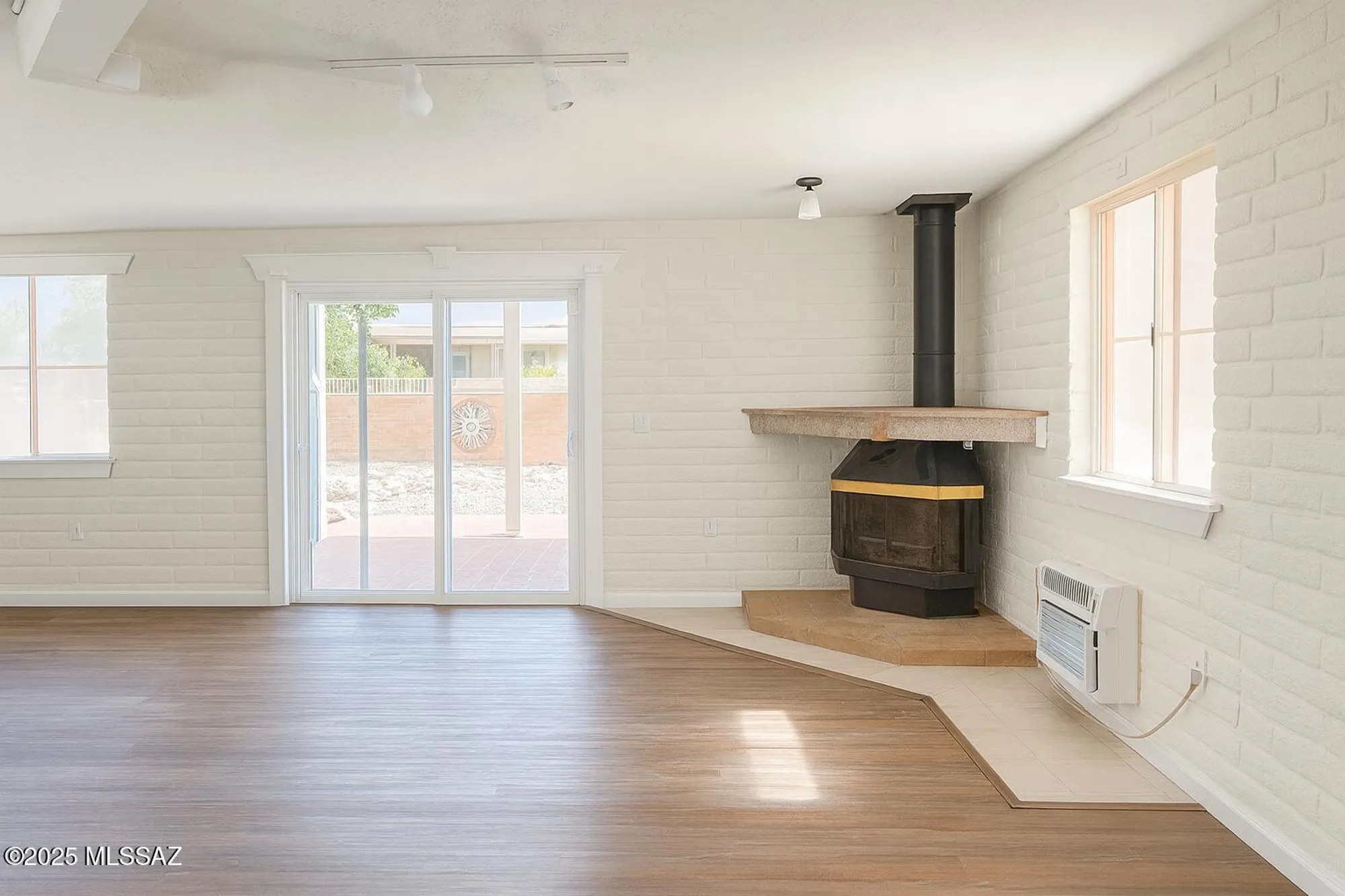 Property Slideshow image 8 of 25 | 143 e santa chalice dr, Green Valley, AZ, 85614