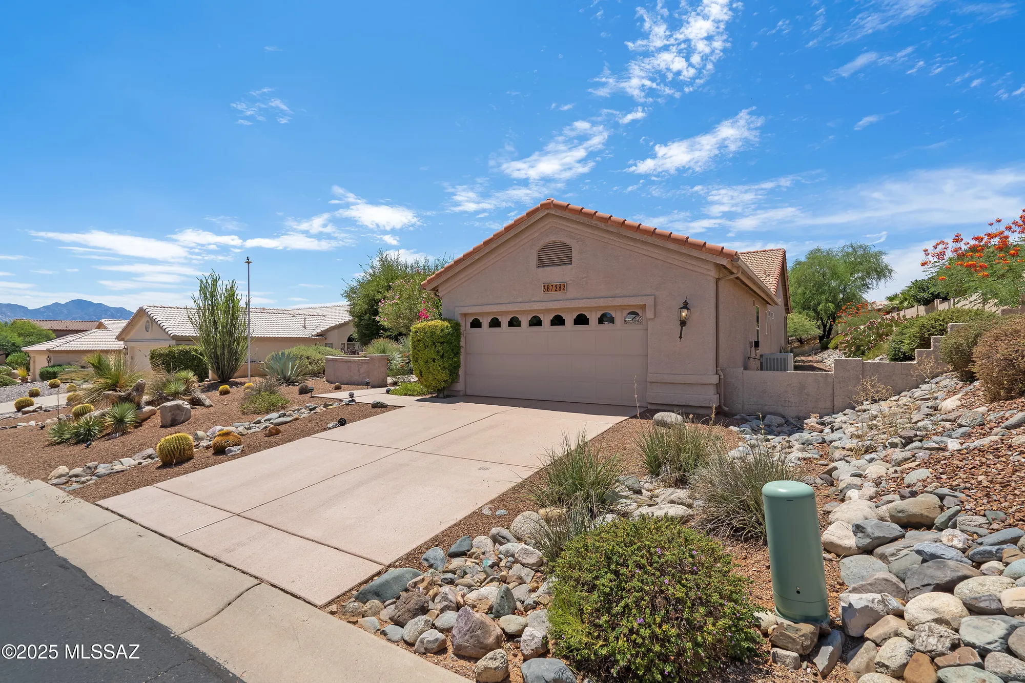 Property Slideshow image 2 of 32 | 38728 s desert bluff dr, Saddlebrooke, AZ, 85739