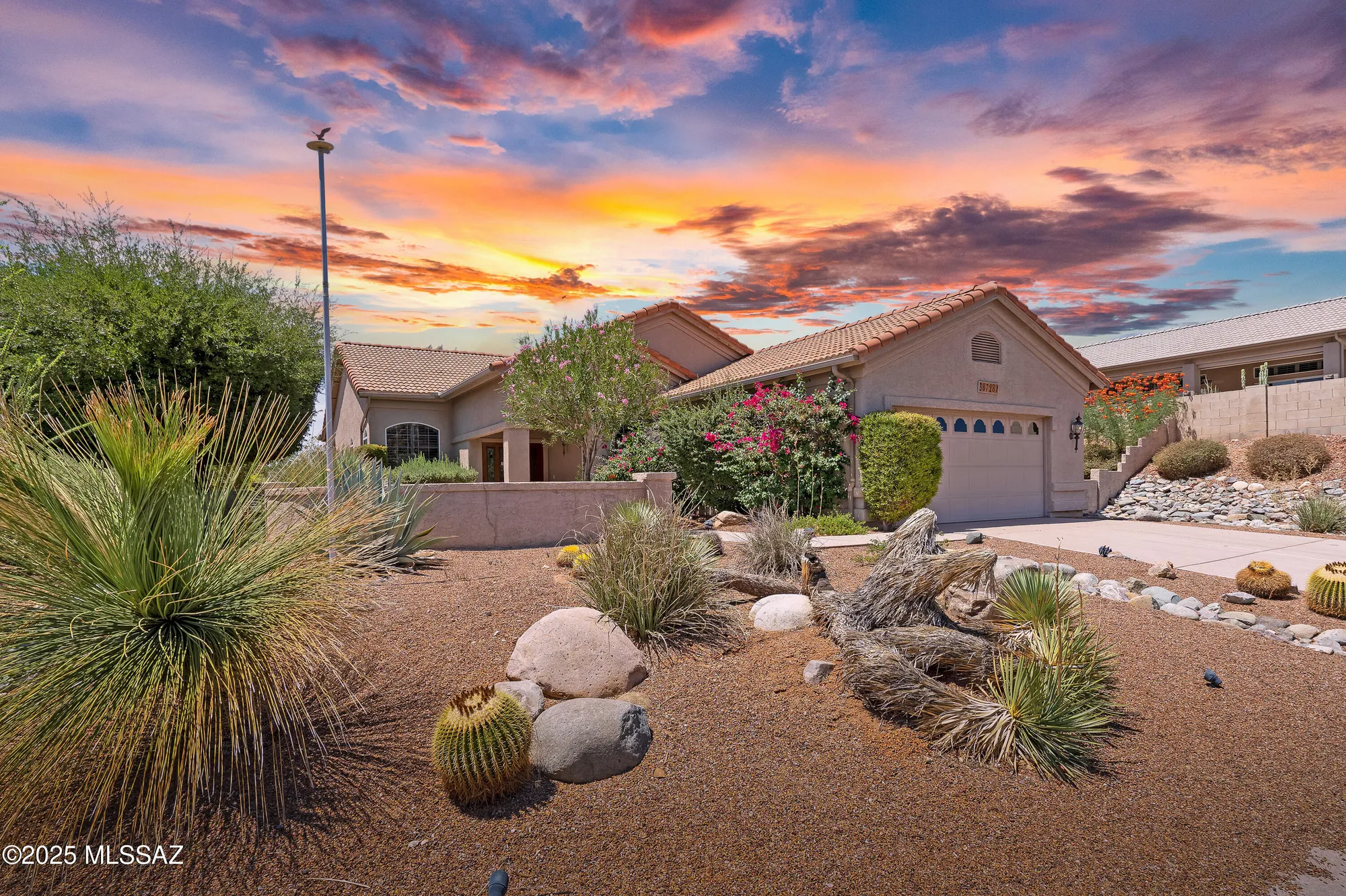 Property Slideshow image 1 of 32 | 38728 s desert bluff dr, Saddlebrooke, AZ, 85739