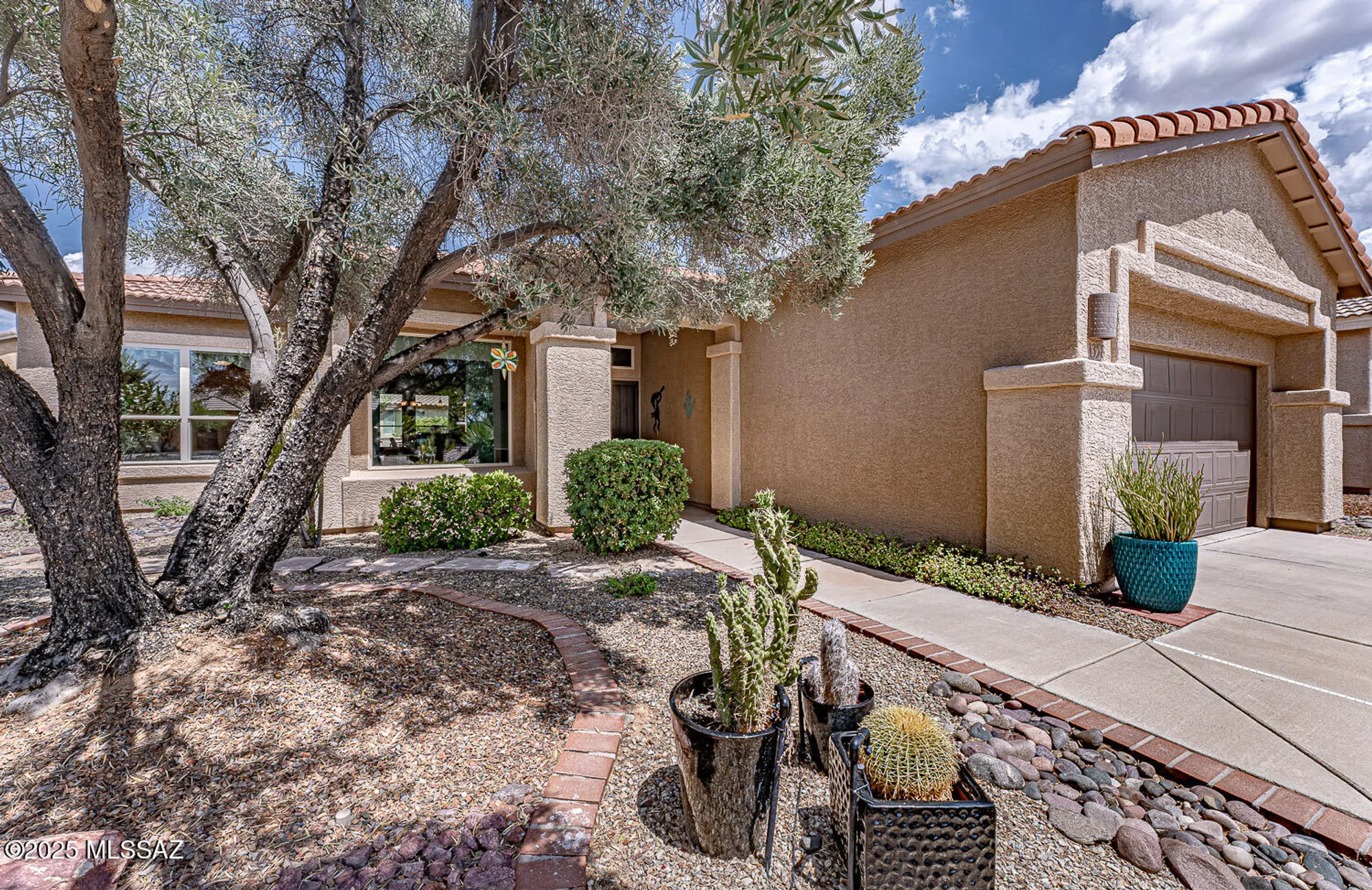 Property Slideshow image 2 of 31 | 1358 n sage sparrow rd, Green Valley, AZ, 85614